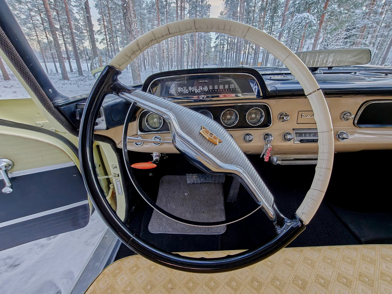 Interior image of 1957 Dodge Royal (22)