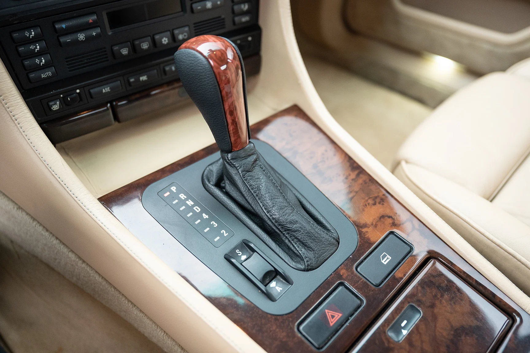 Interior image of 1996 BMW 740 iA - NO RESERVE (5)