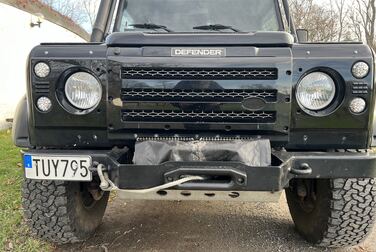 Exterior image of 2002 Land Rover Defender 90 2.5 Td5