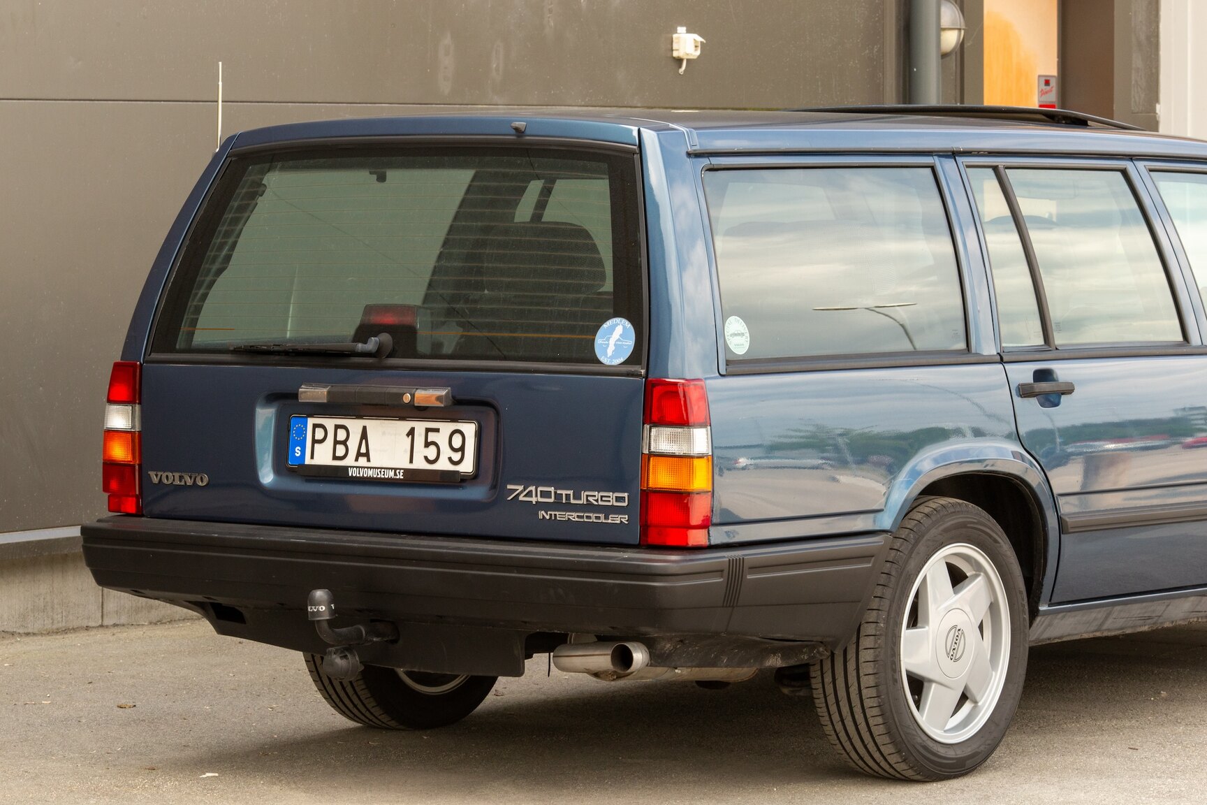 Exterior image of 1990 Volvo 745 Turbo (7)
