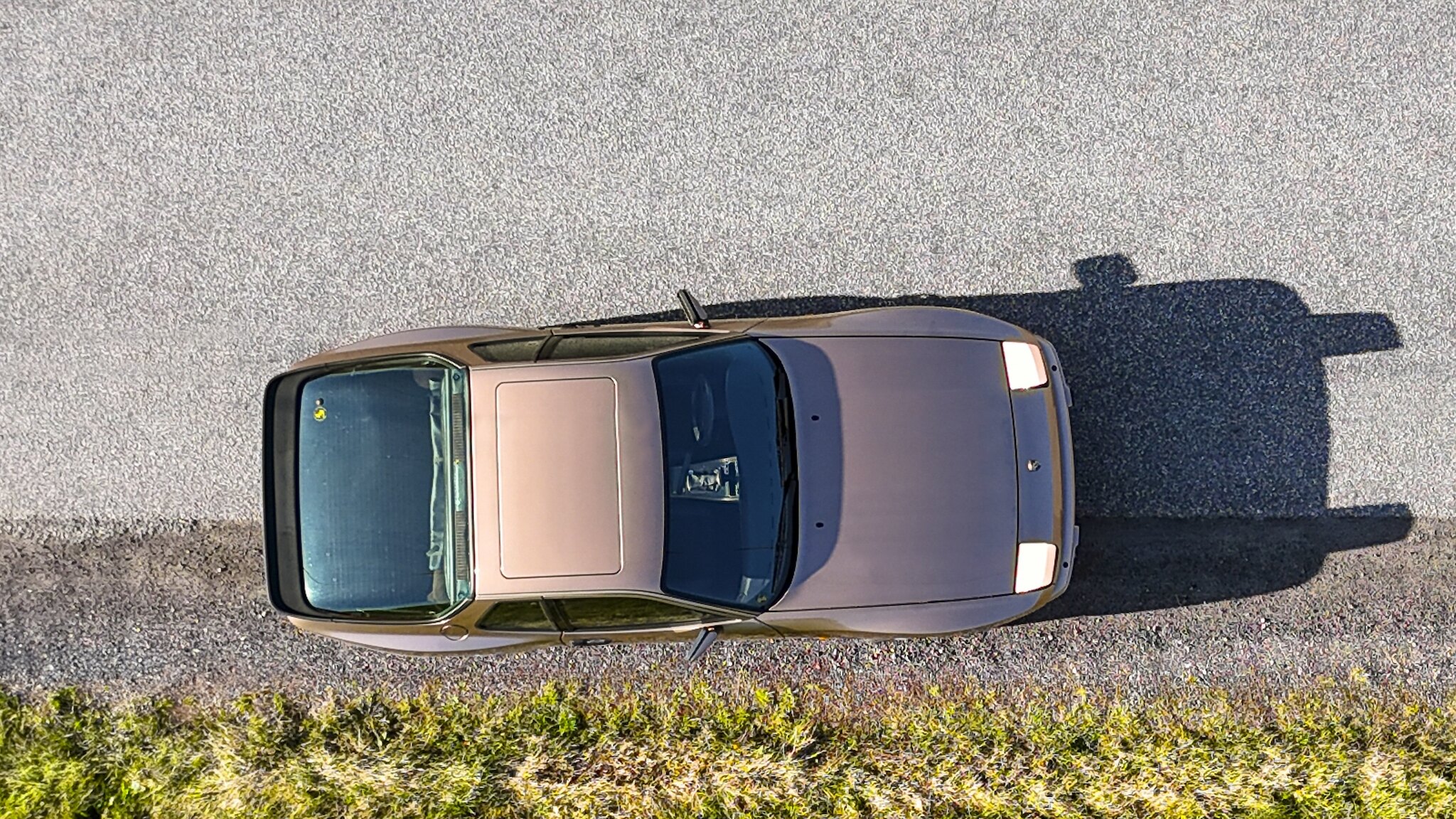 Exterior image of 1987 Porsche 944 Automat