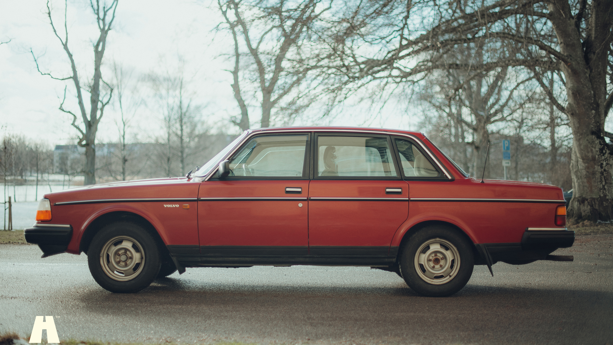 Exterior image of 1988 Volvo 240 GL (4)