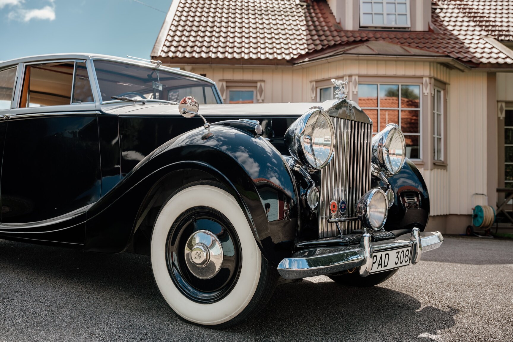 Exterior image of 1949 Rolls Royce Silver Wraith