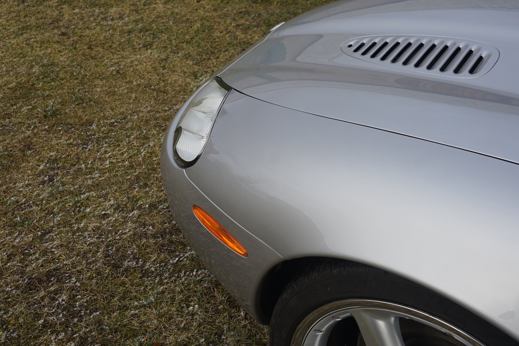 Exterior image of 2001 Jaguar XKR Silverstone