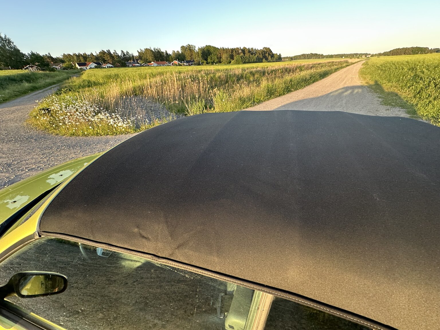 Exterior image of 2004 SAAB 9.3 Aero Convertible 2.0T
