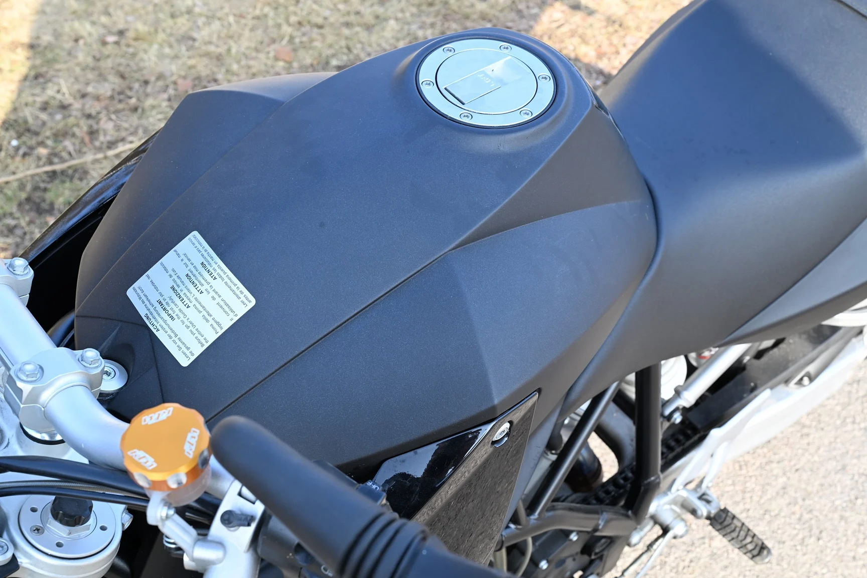 Exteriörbild på 2005 KTM 990 Super Duke (24)