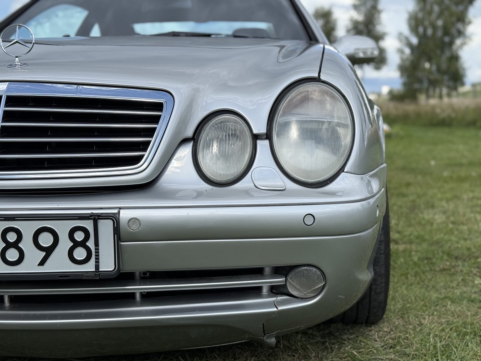 Exterior image of 2000 Mercedes-Benz CLK 55 AMG Coupé