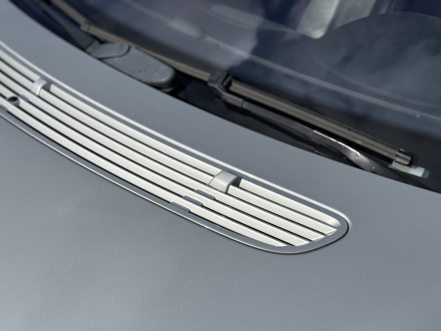 Exterior image of 2000 Mercedes-Benz CL 500