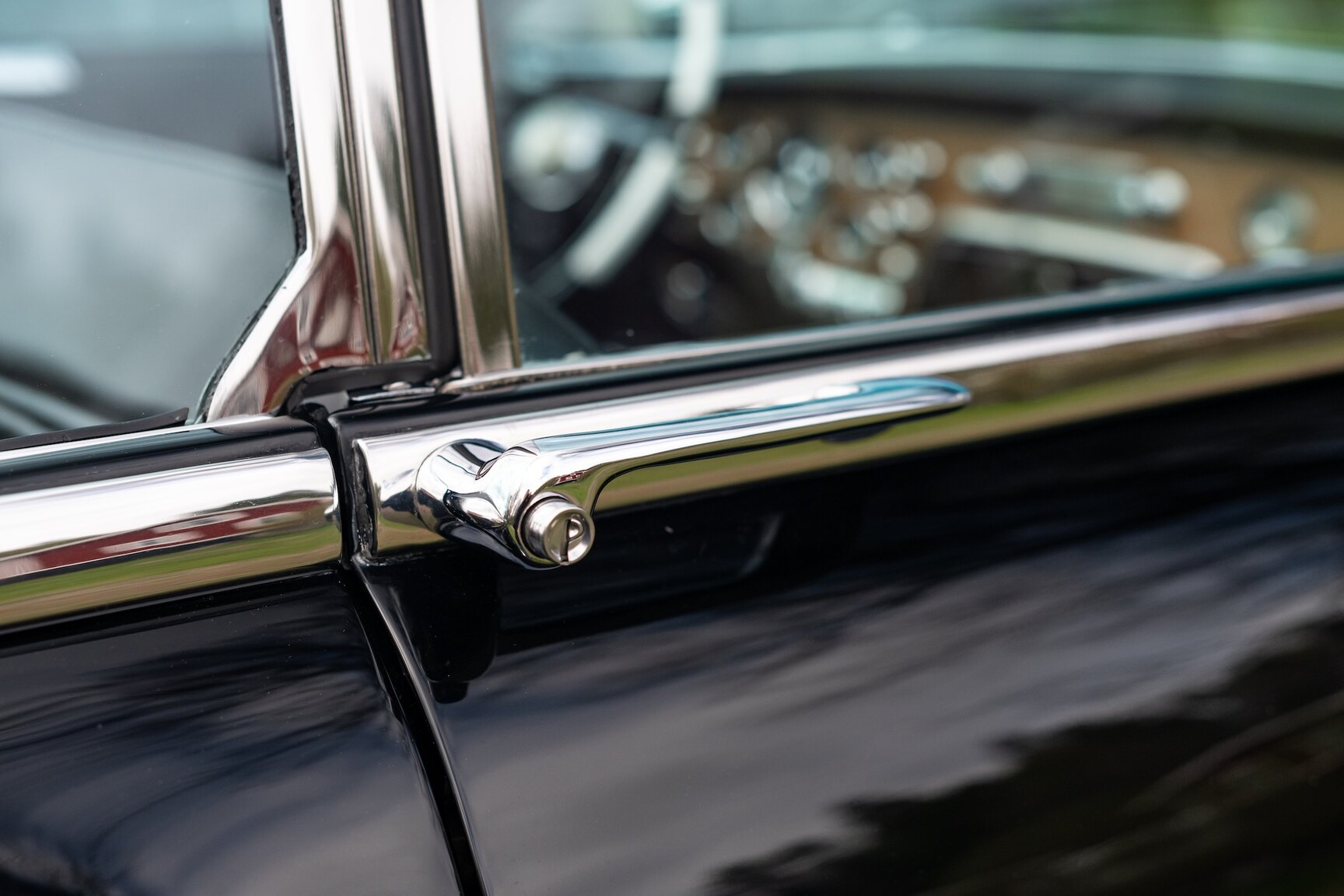 Exterior image of 1955 Packard Caribbean Cabriolet  (51)