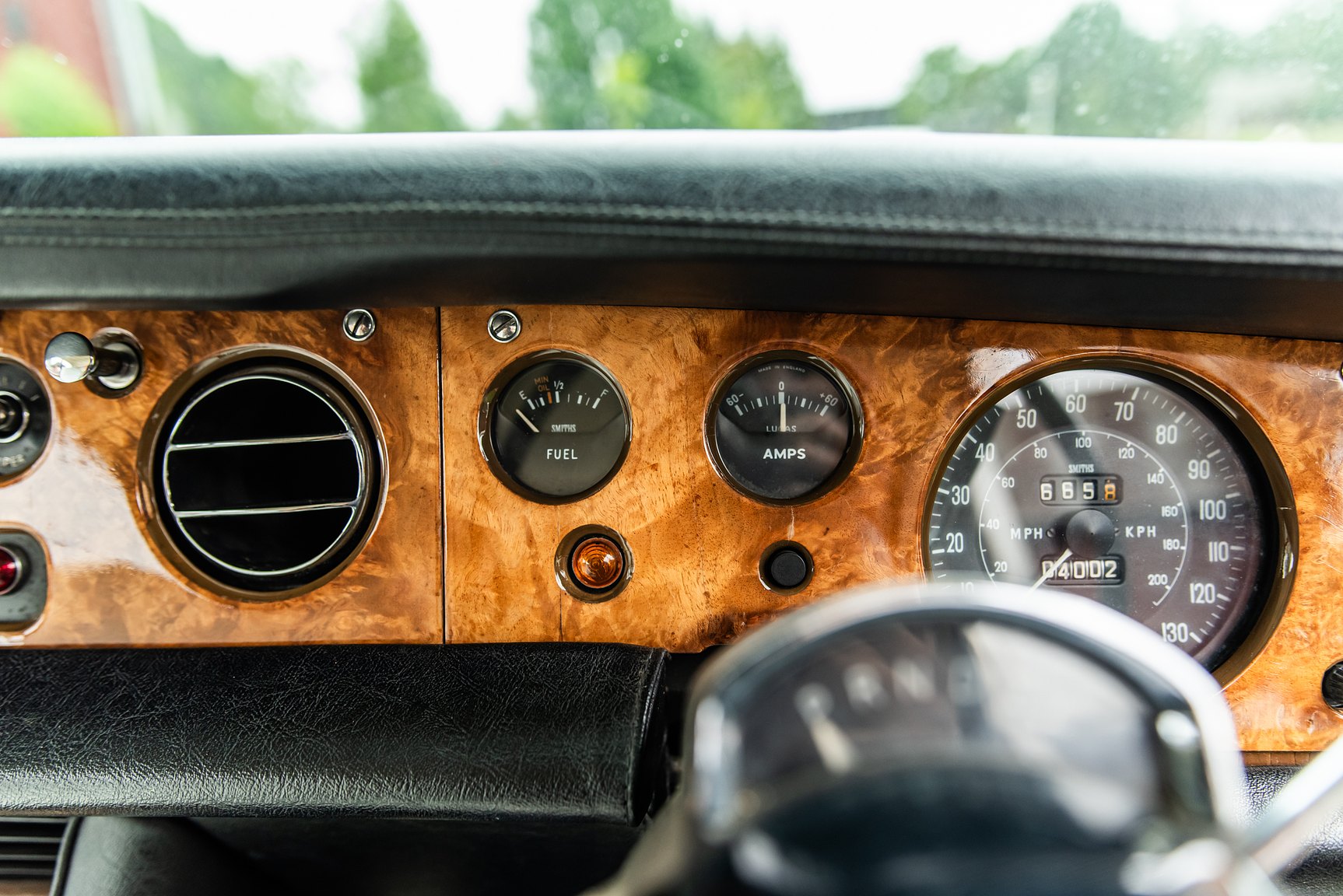 Interior image of 1972 Rolls-Royce Silver Shadow