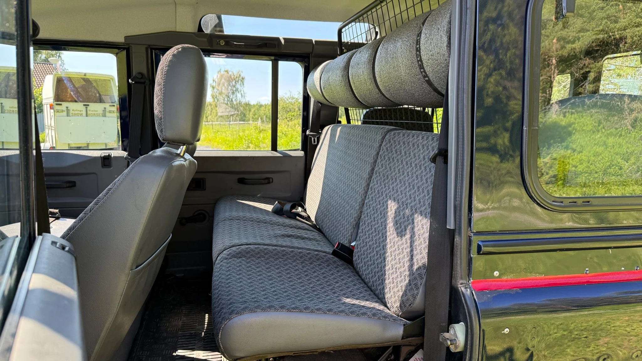 Interior image of 2002 Land Rover Defender 110 Kombi Td5 (19)