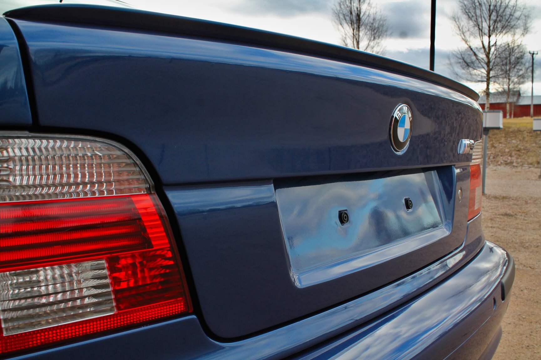 Exteriörbild på 2003 BMW M5