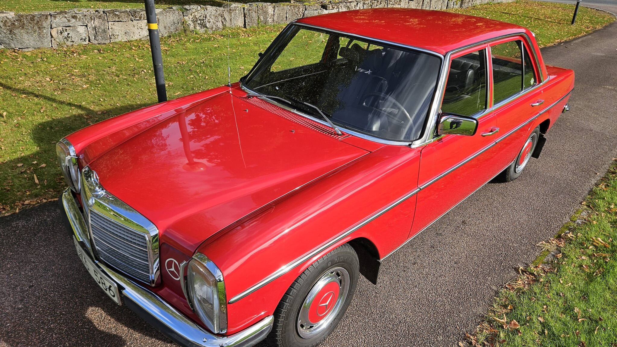 Aussenfoto 1975 Mercedes-Benz 200