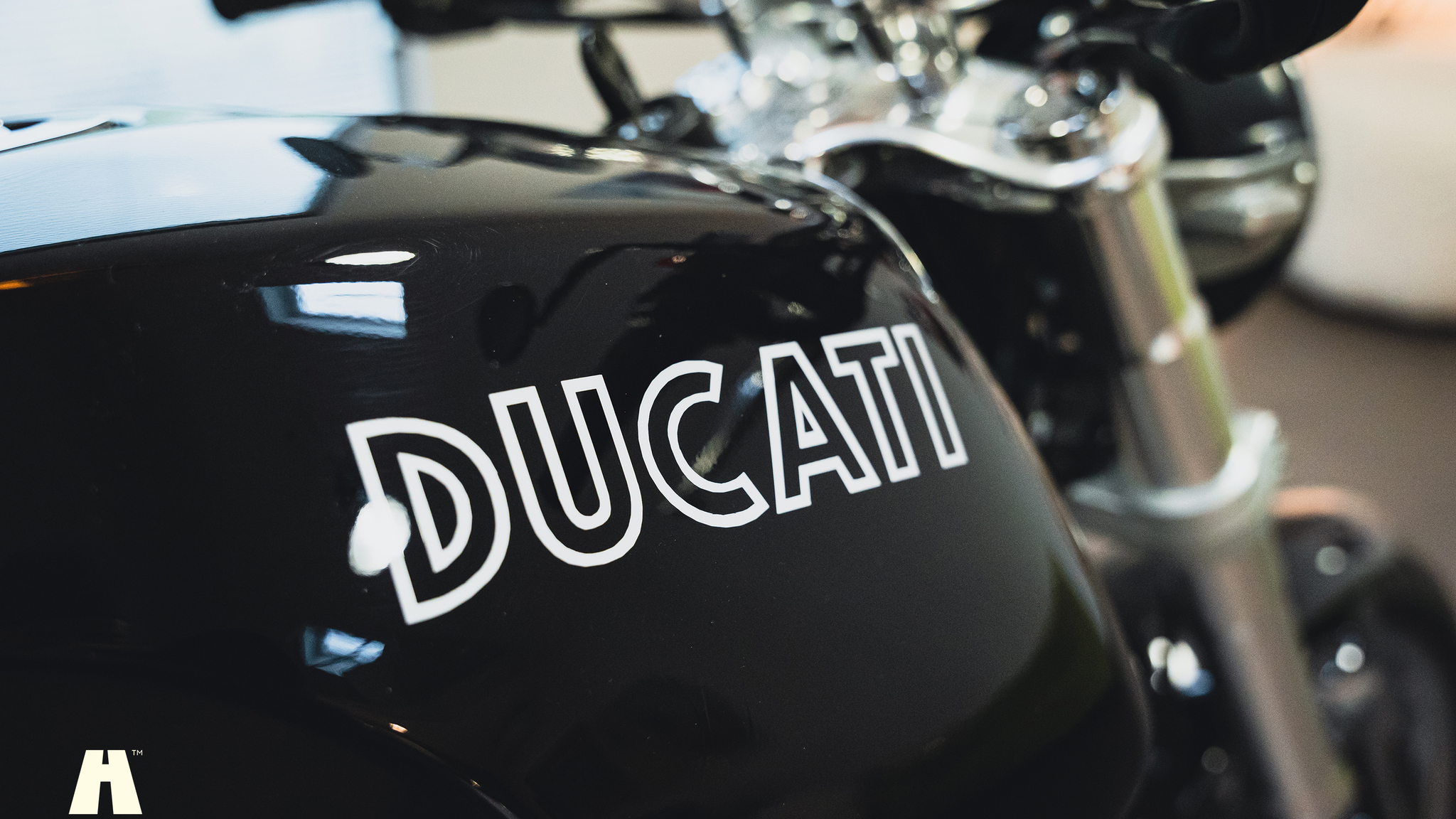 Exterior image of 2007 Ducati 1000 GT Sport Classic