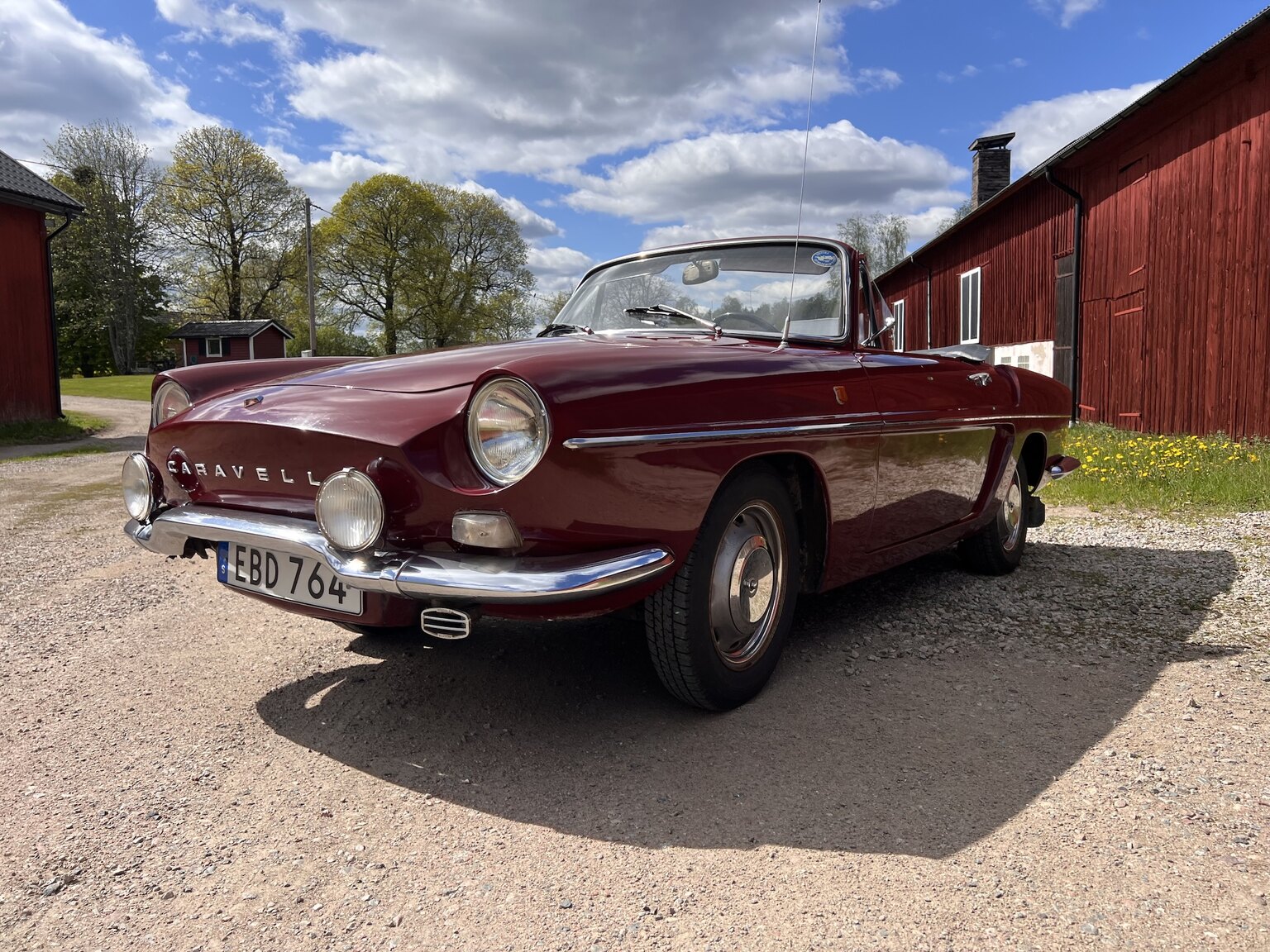Exterior image of 1967 Renault Caravelle Coupé