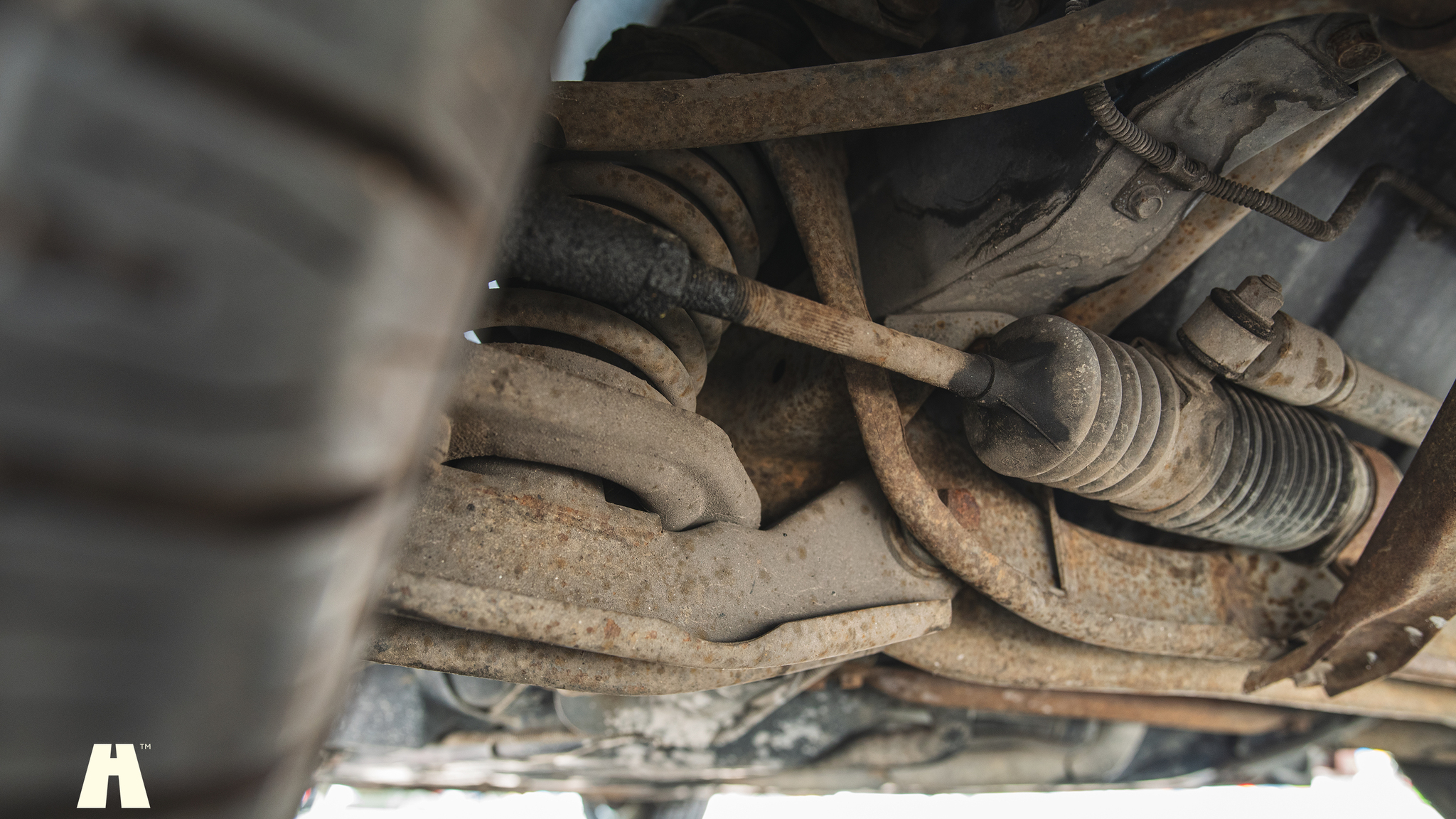 Image of 1985 Pontiac Fiero GT mechanics (2)