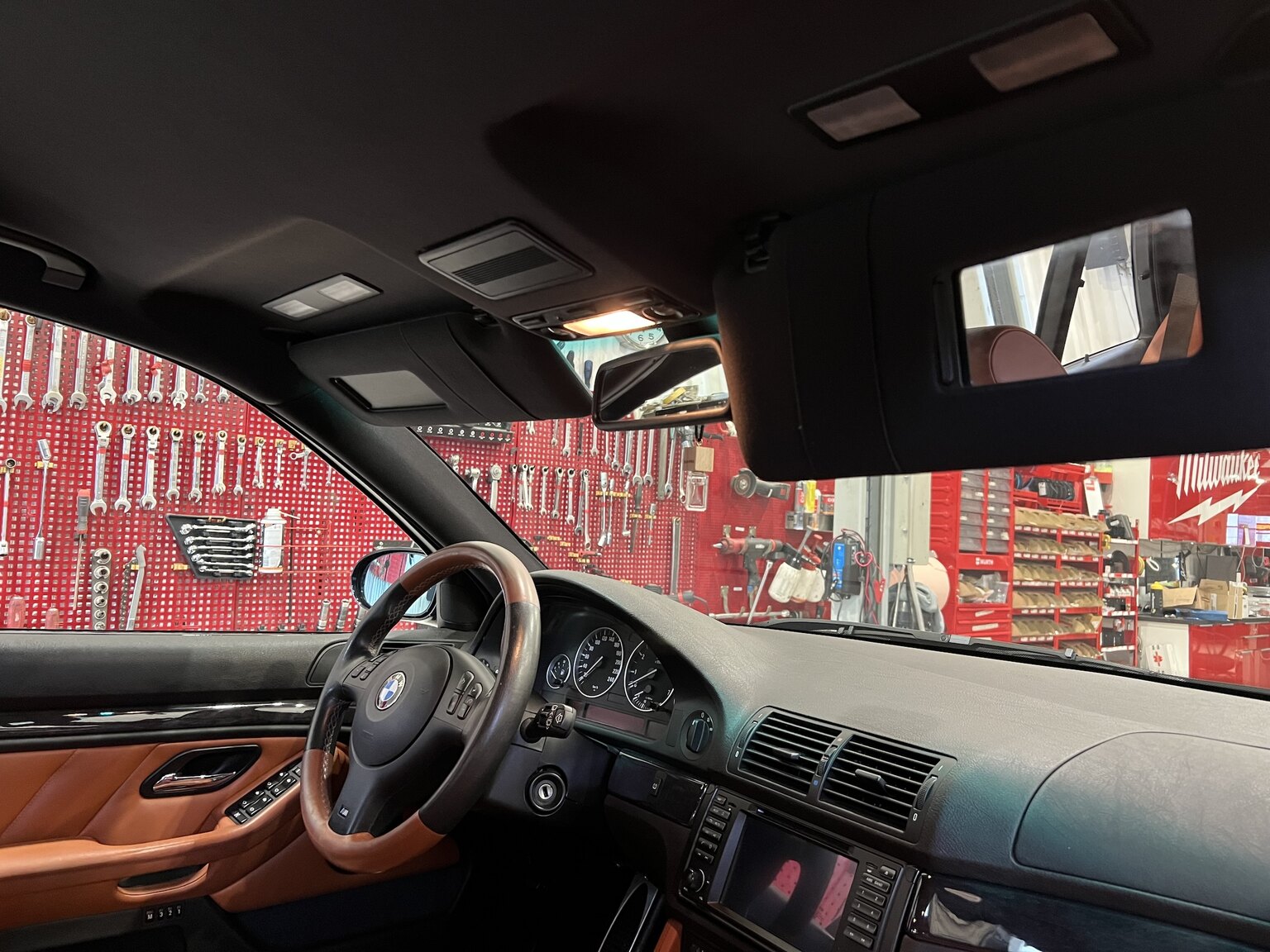 Interior image of 2003 BMW 540i Touring