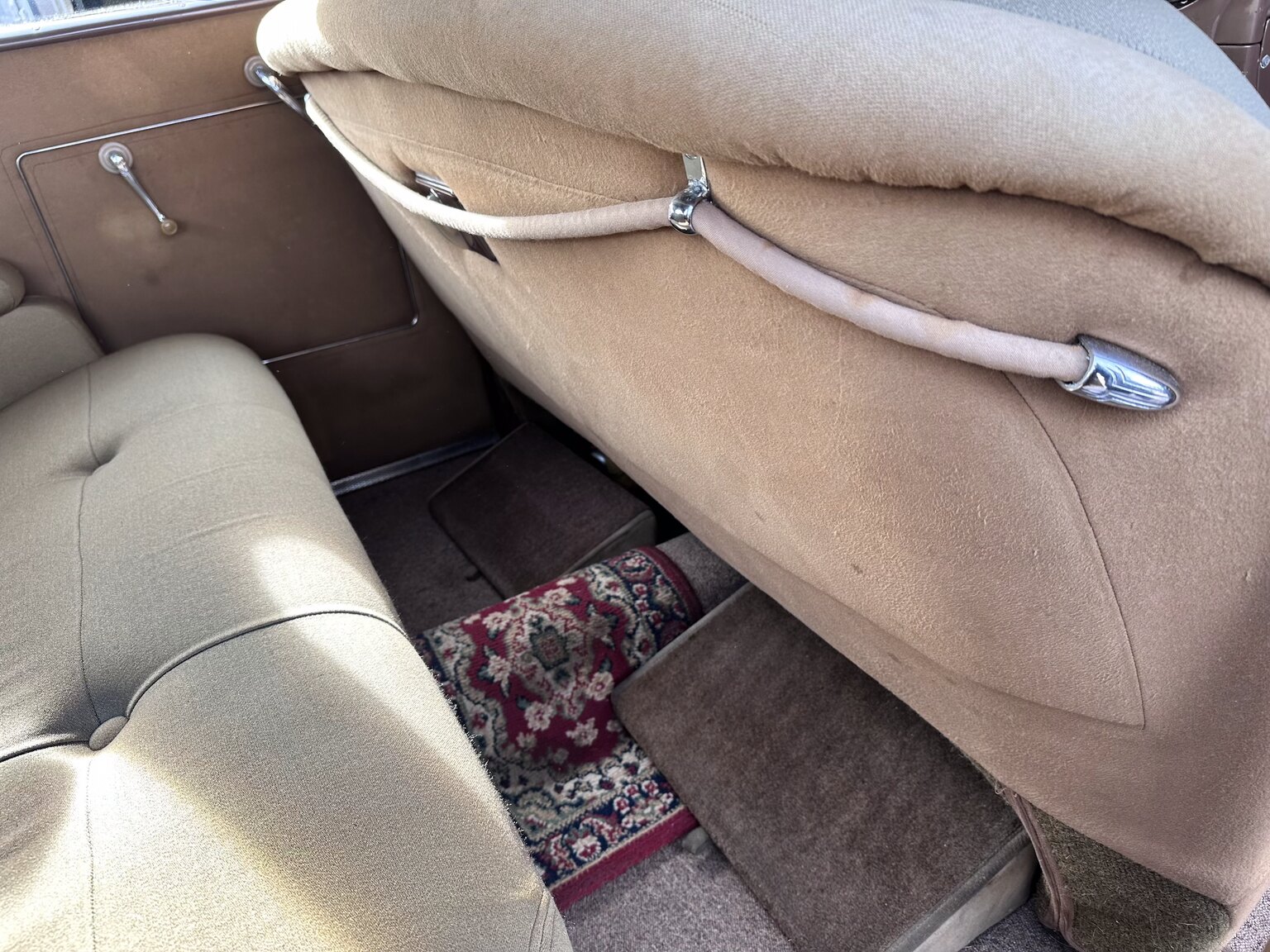 Interior image of 1938 Lincoln Zephyr Sedan V12