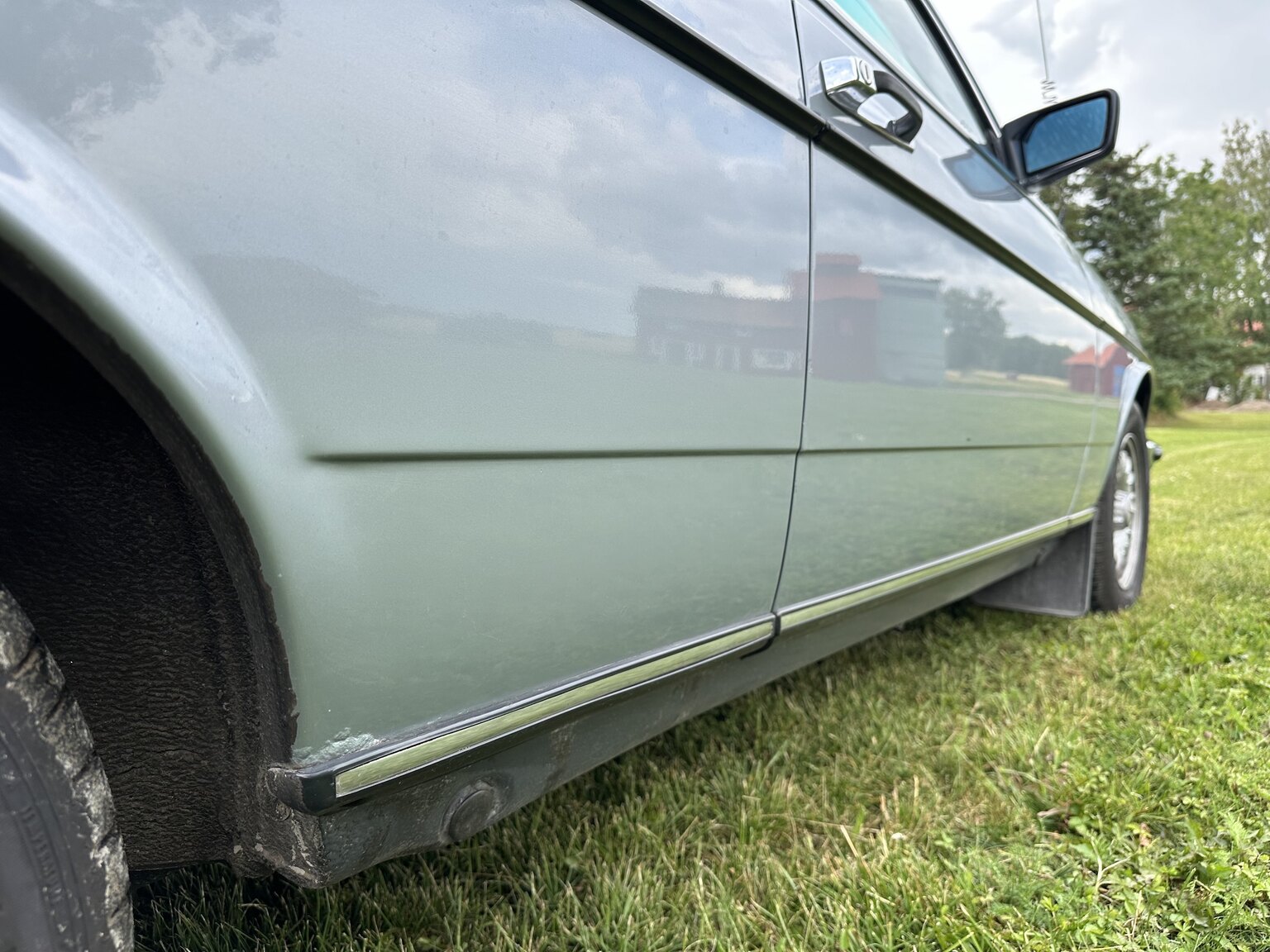 Exteriörbild på 1984 Mercedes-Benz 230 CE