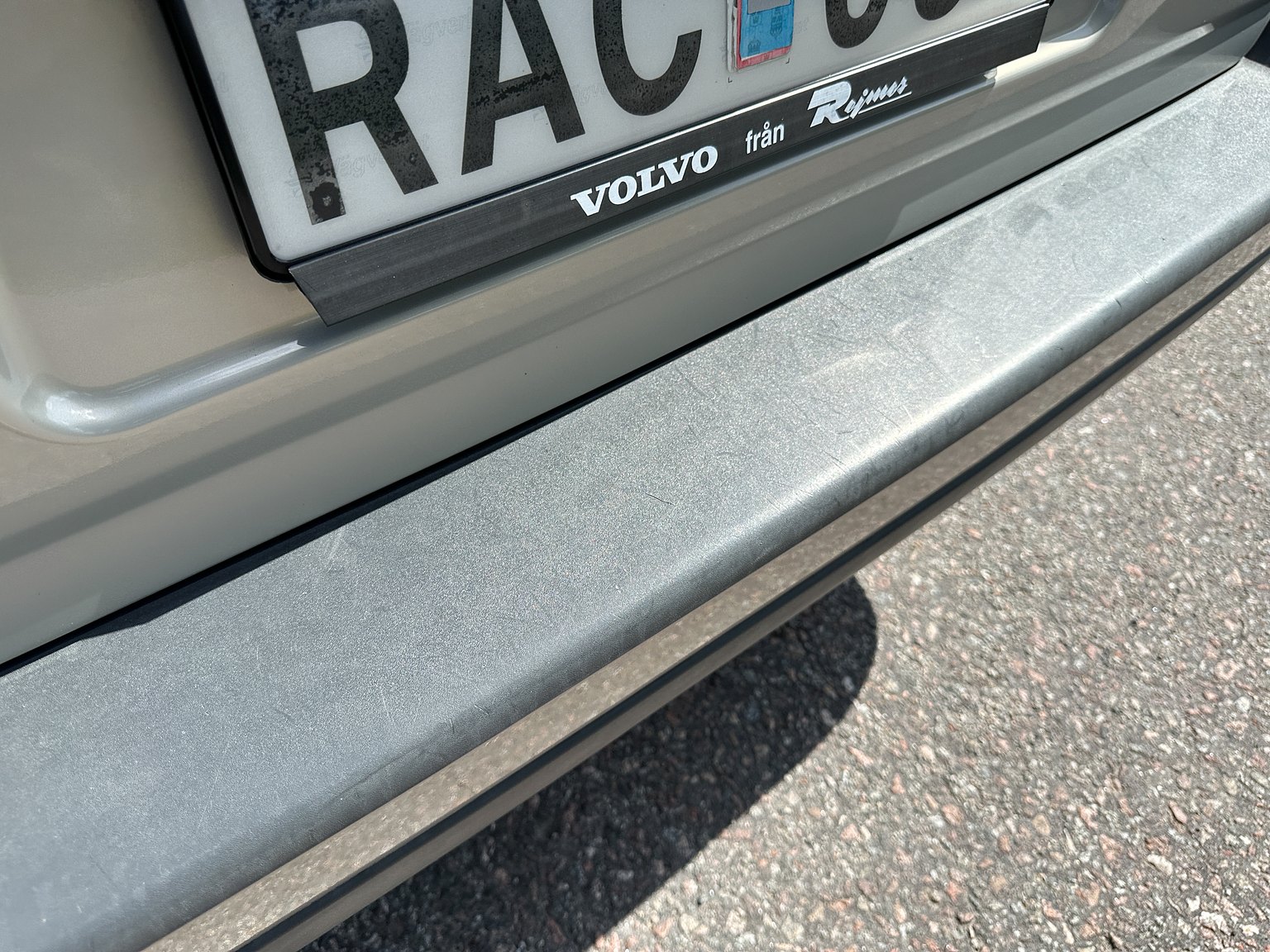 Exterior image of 2000 Volvo V70 XC 2.4 T AWD 
