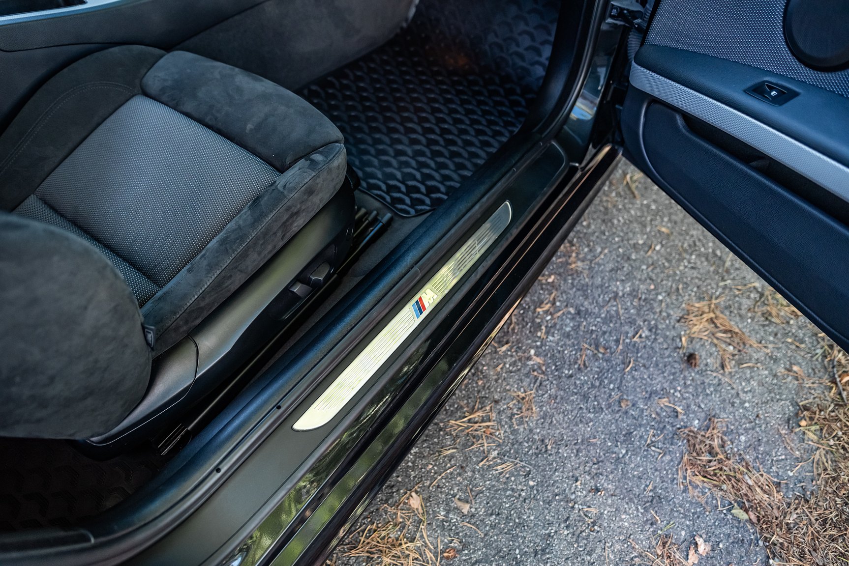 Interior image of 2009 BMW 325Xi