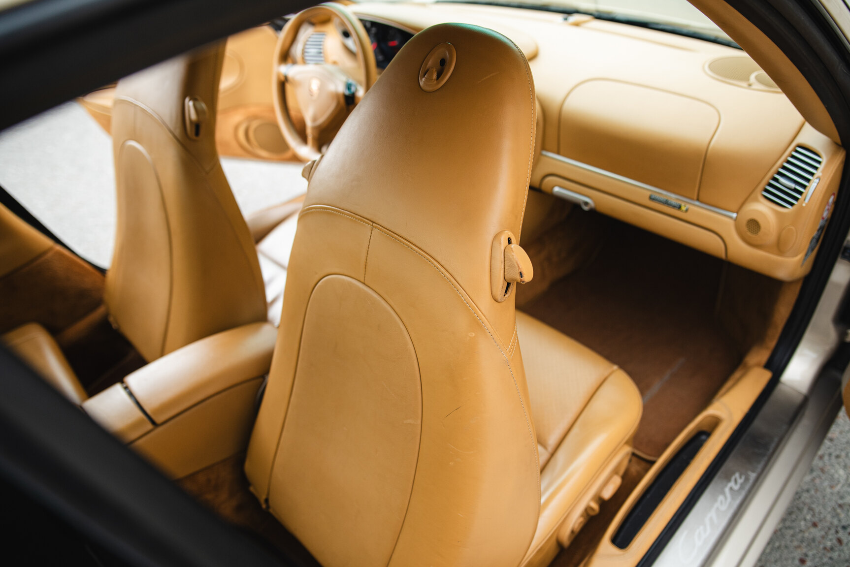 Interior image of 2004 Porsche 911 Carrera 4
