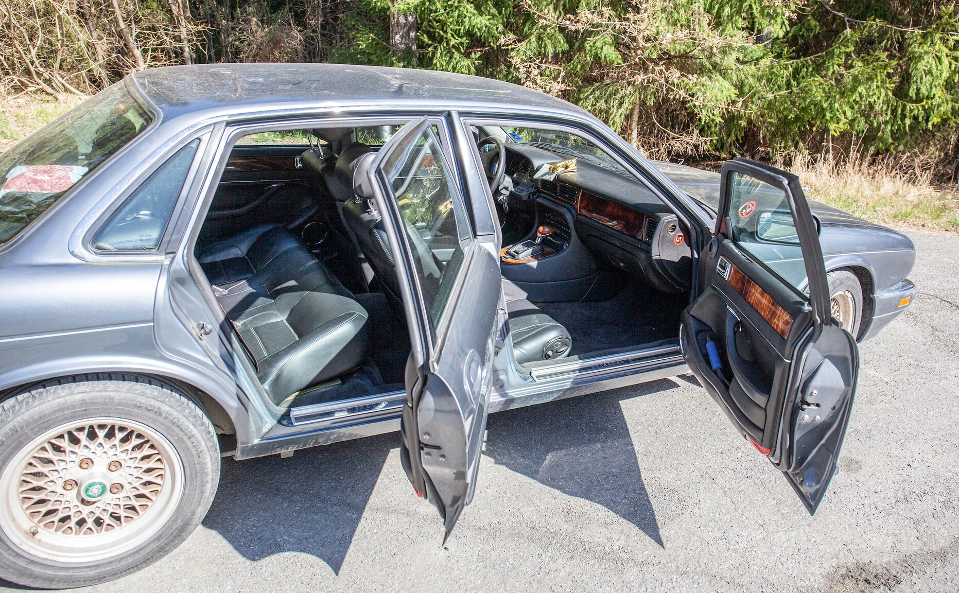 Interior image of 1997 Jaguar XJ6 3.2