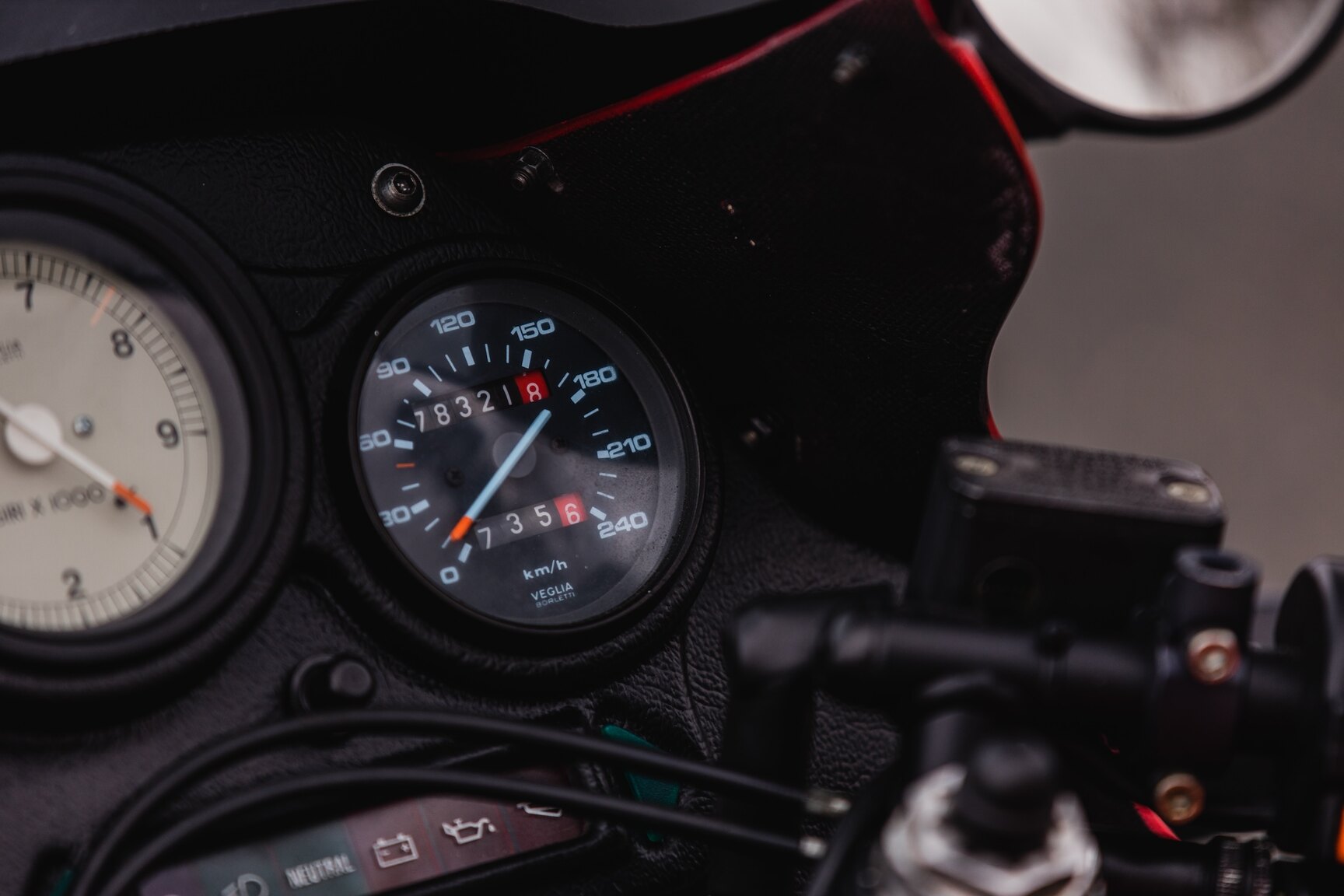 Exteriörbild på 1990 MOTO GUZZI LE MANS 1000