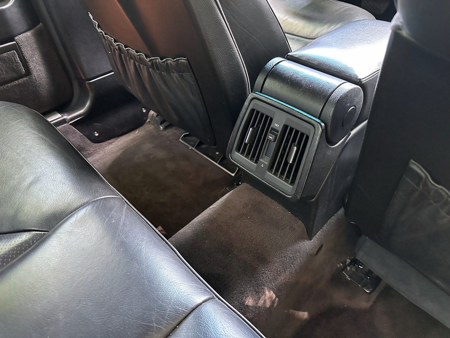 Innenraumfoto von 1992 Mercedes 300 SE (39)