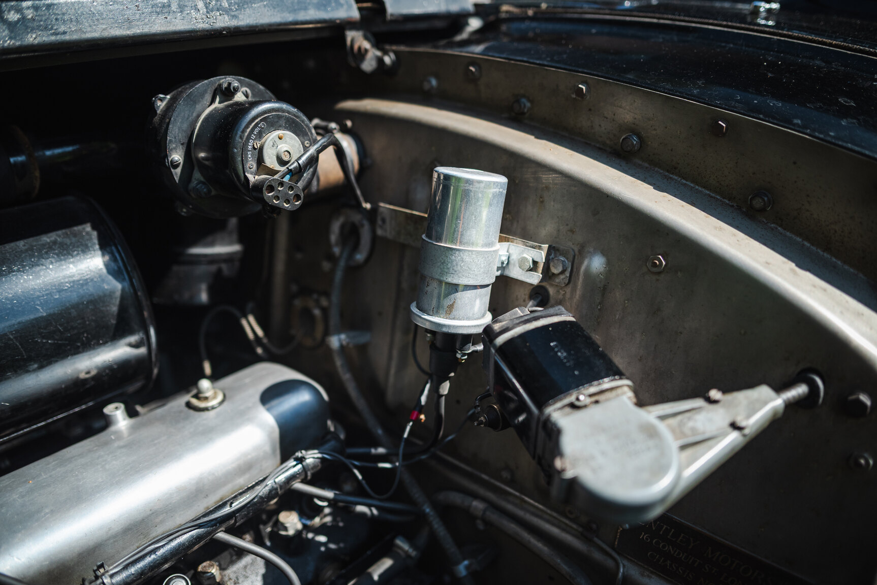 Image of 1950 Bentley 4 1/4 Litre mechanics