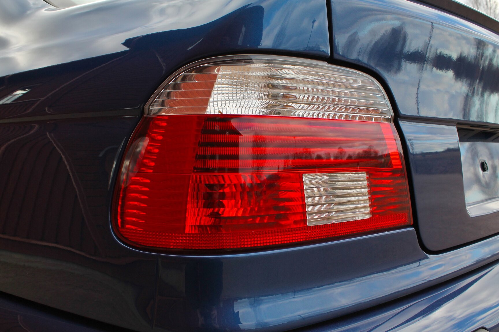 Exteriörbild på 2003 BMW M5