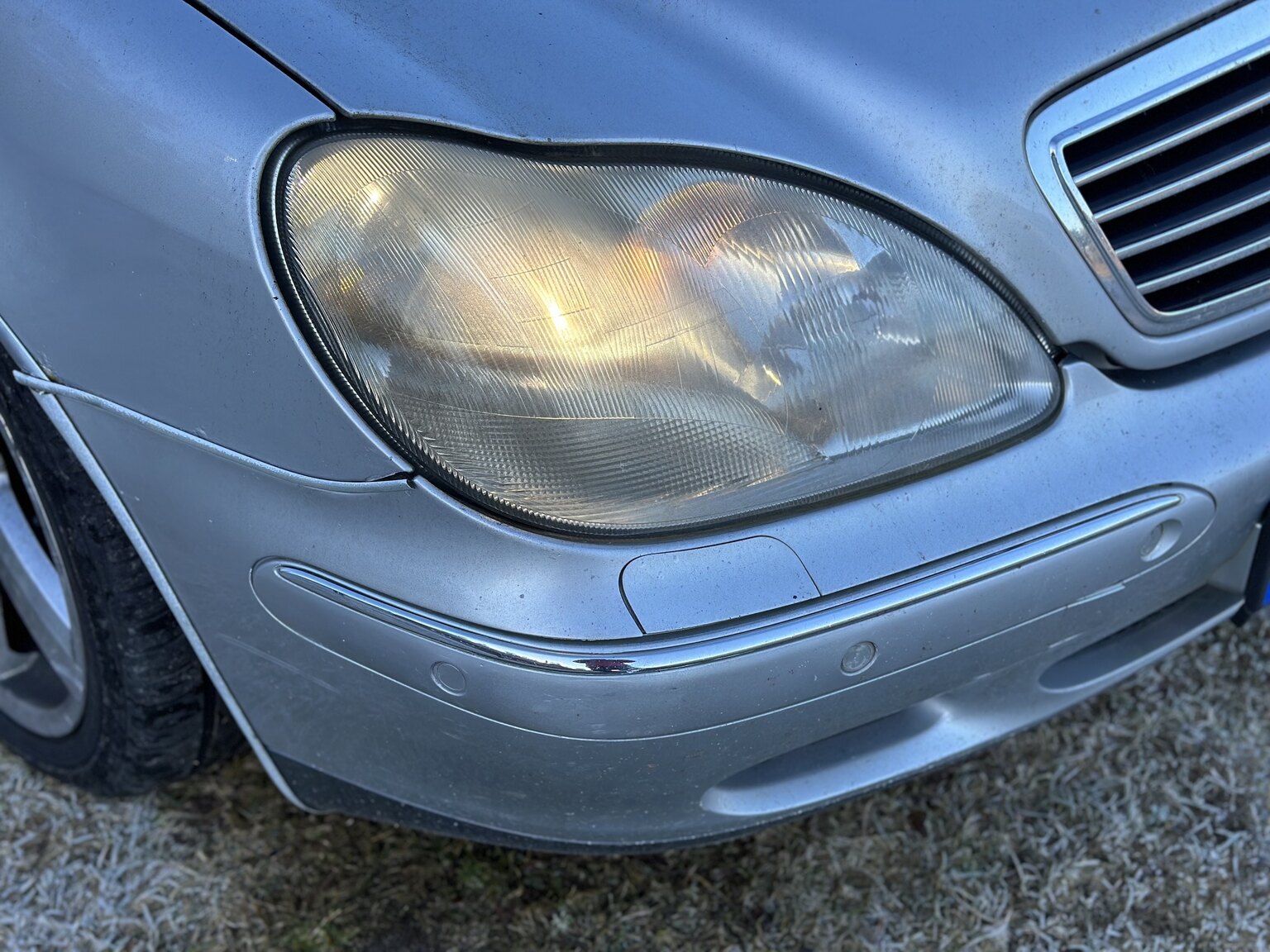 Exterior image of 1999 Mercedes-Benz S 500 L