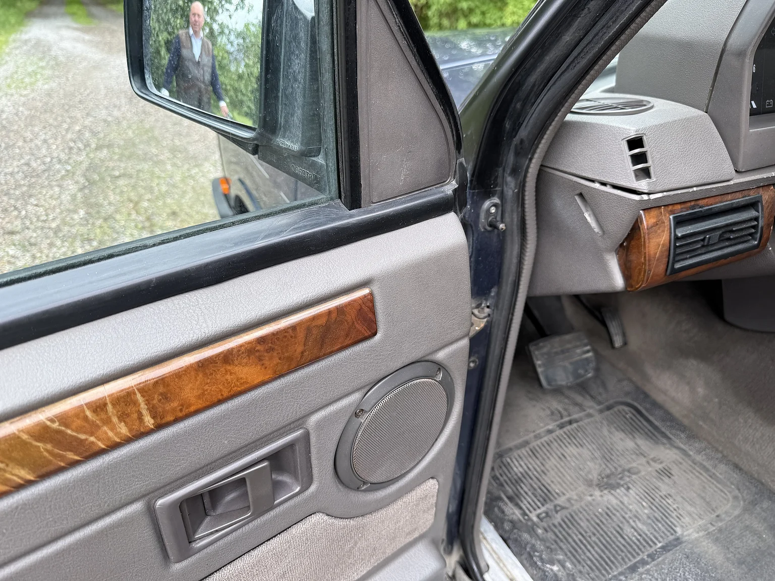 Innenraumfoto von 1990 Range Rover Vogue SE 3.9 (5)