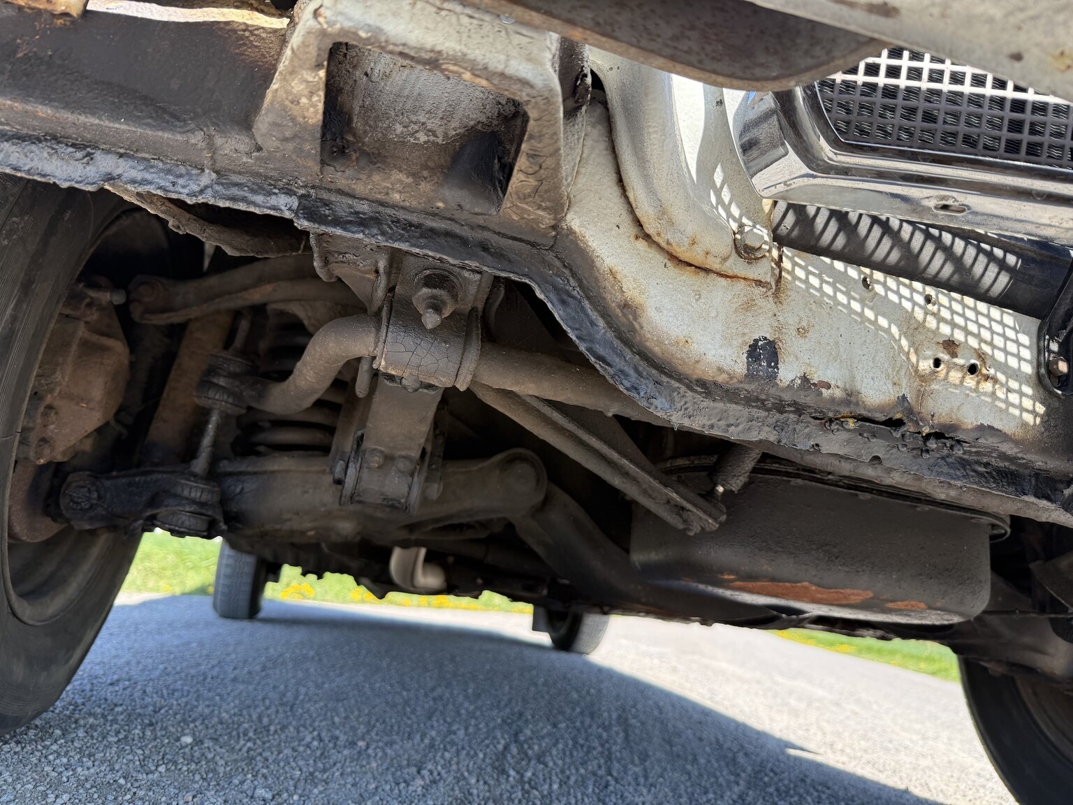Image of 1967 Mercedes-Benz 230 Safari mechanics