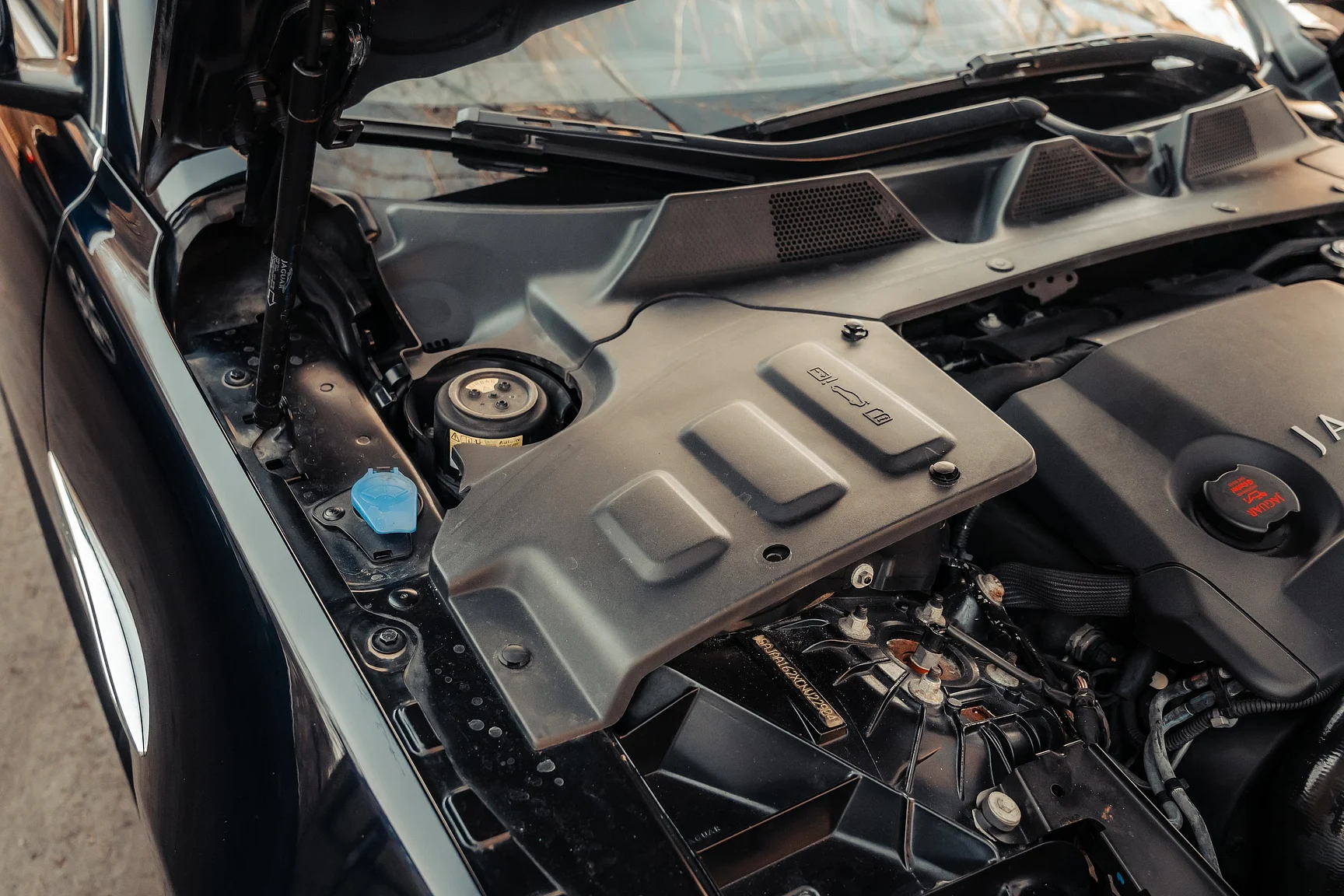 Image of 2012 Jaguar XJ (7) mechanics