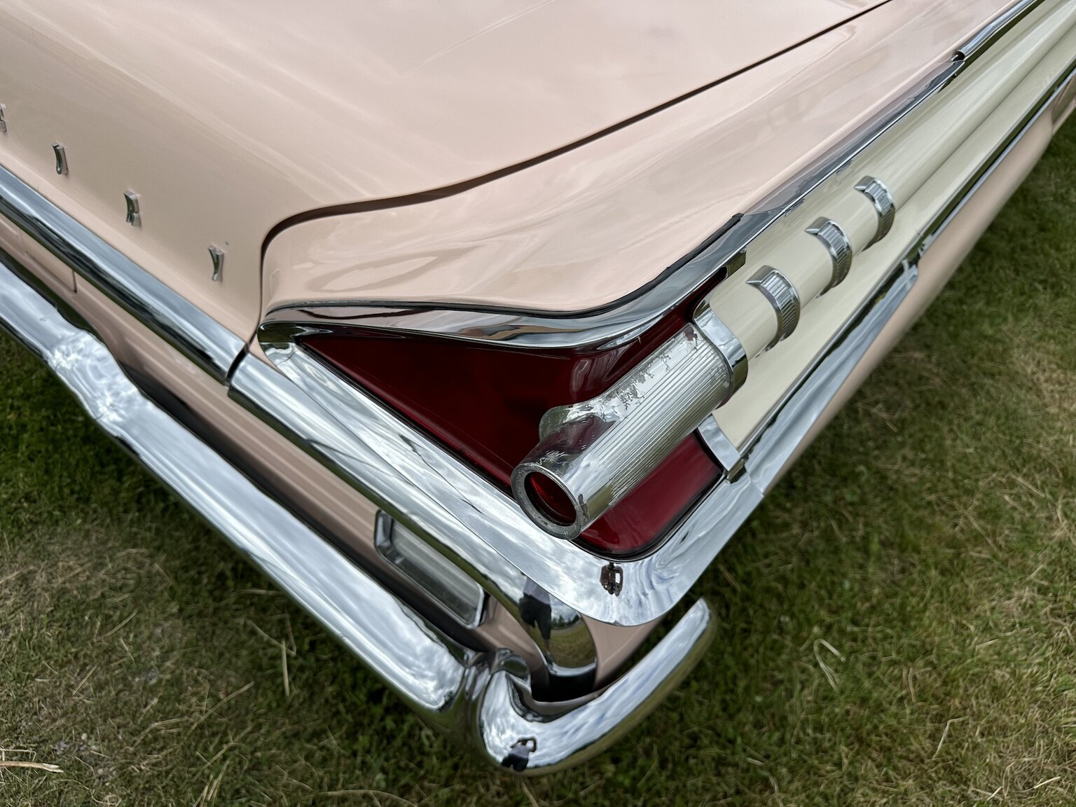 Exteriörbild på 1959 Mercury Monterey 4-door Hardtop Cruiser