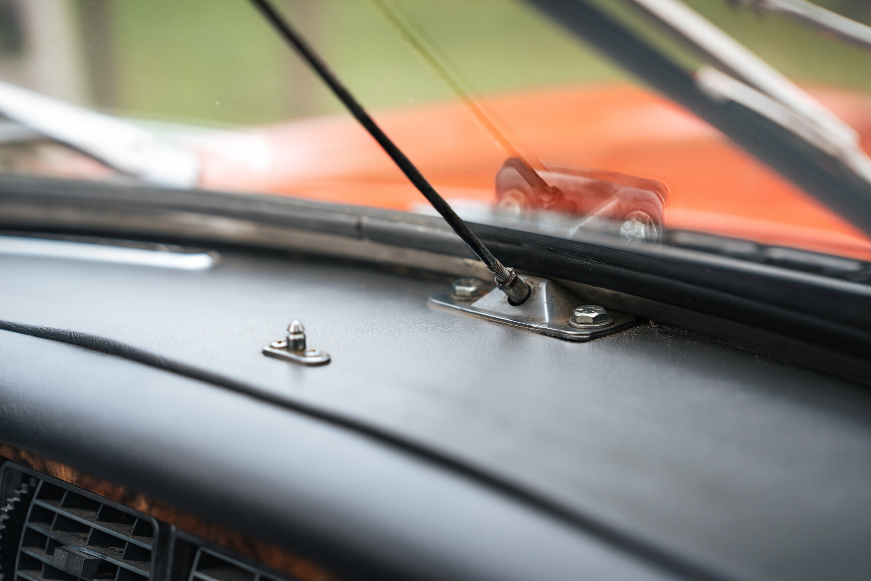 Interior image of 1973 MG MGB Roadster (21)