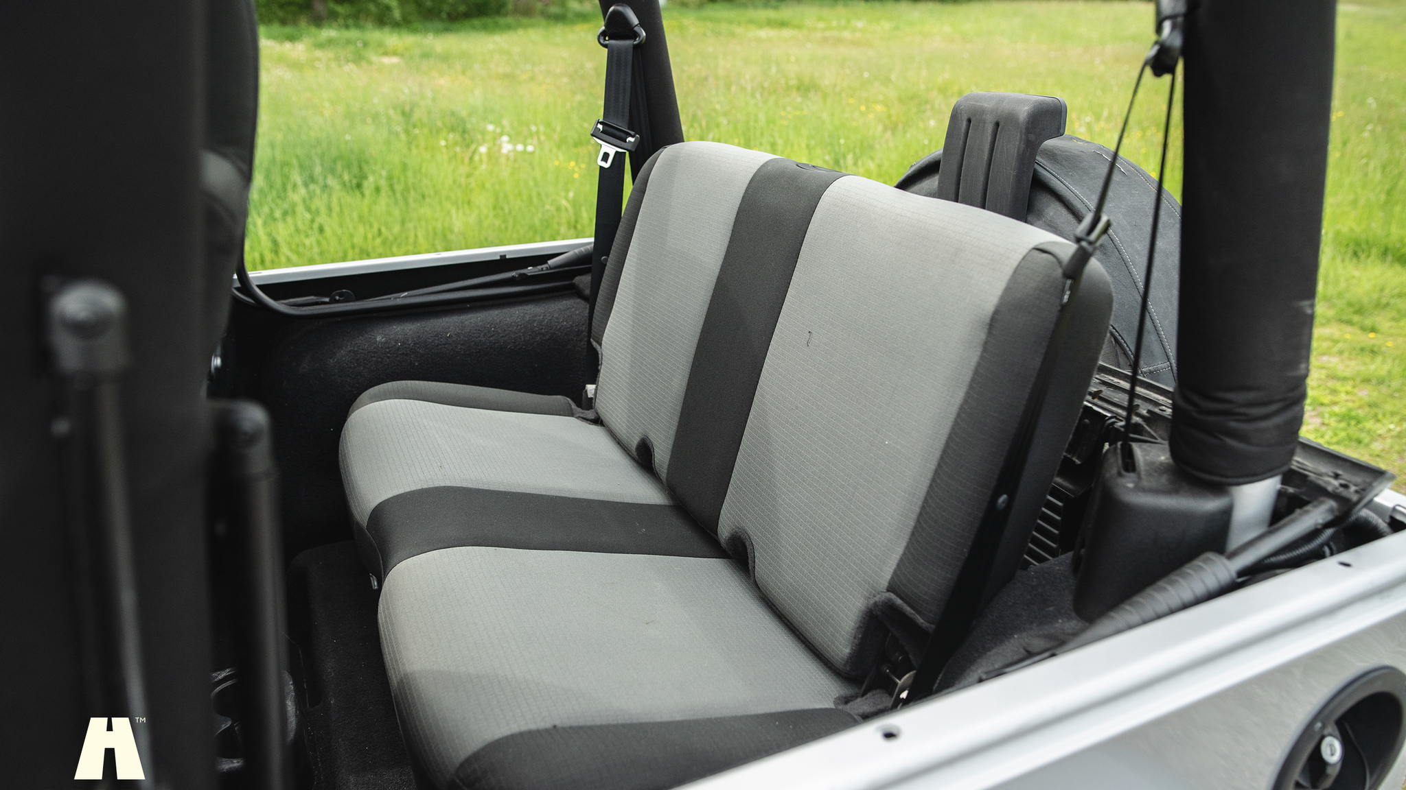 Innenraumfoto von 2006 Jeep Wrangler 4.0L Sahara 