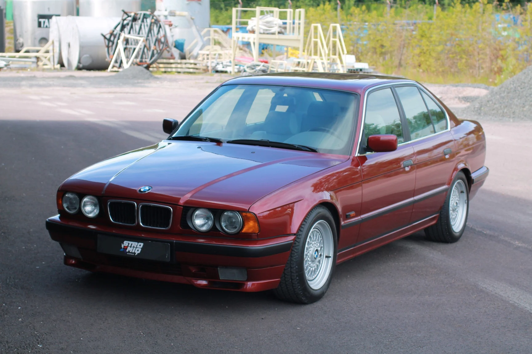 Exteriörbild på 1993 BMW 540i Sedan (115)