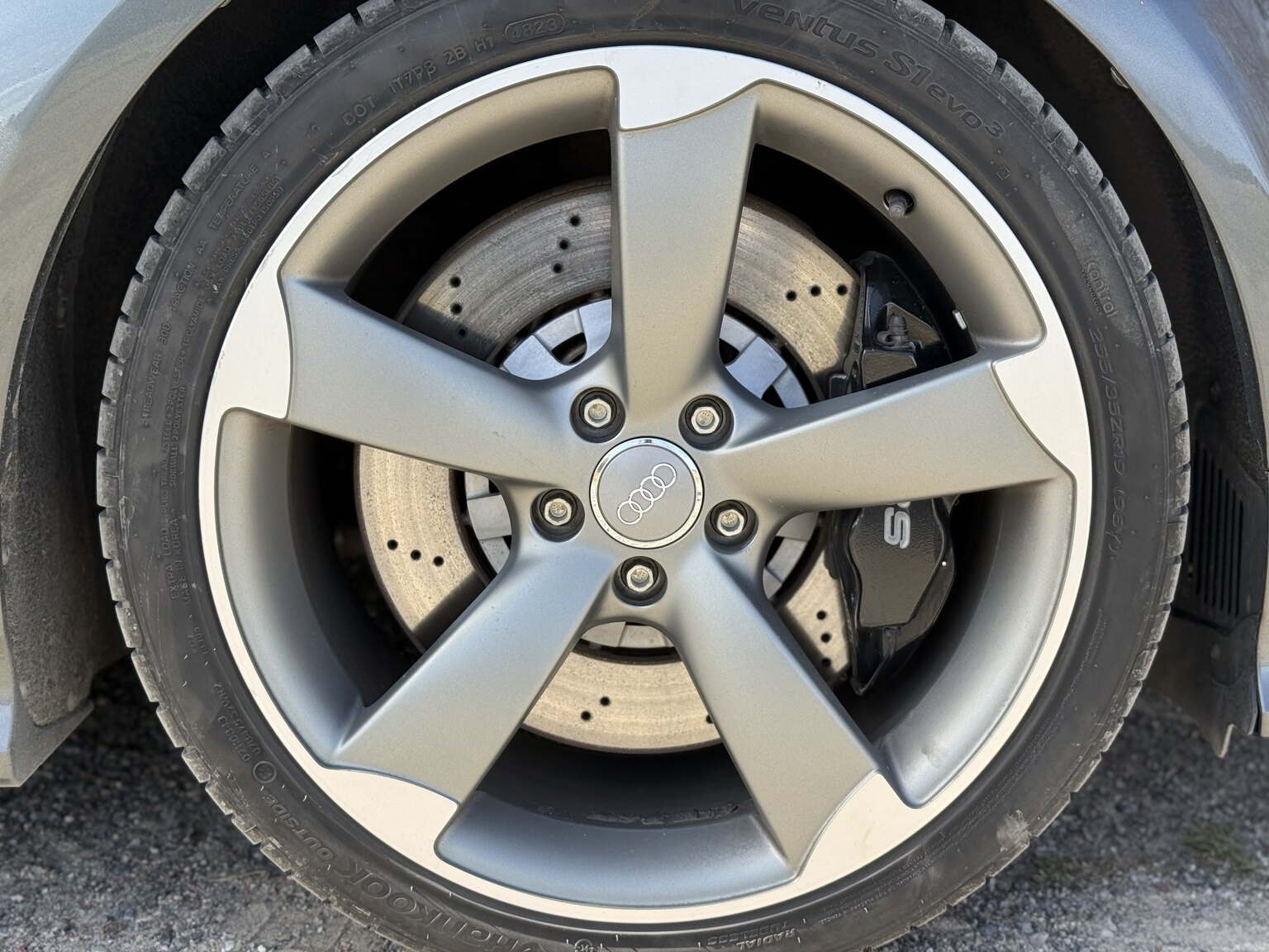 Exterior image of 2011 Audi TT RS Coupé