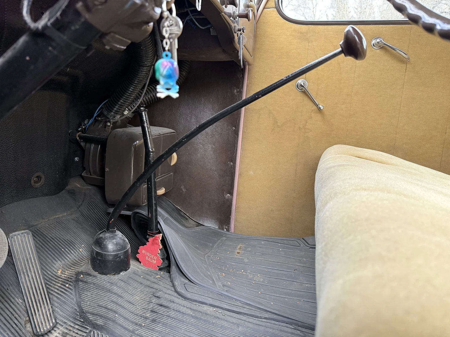 Interiörbild 1936 Ford 214A Fordor (4)