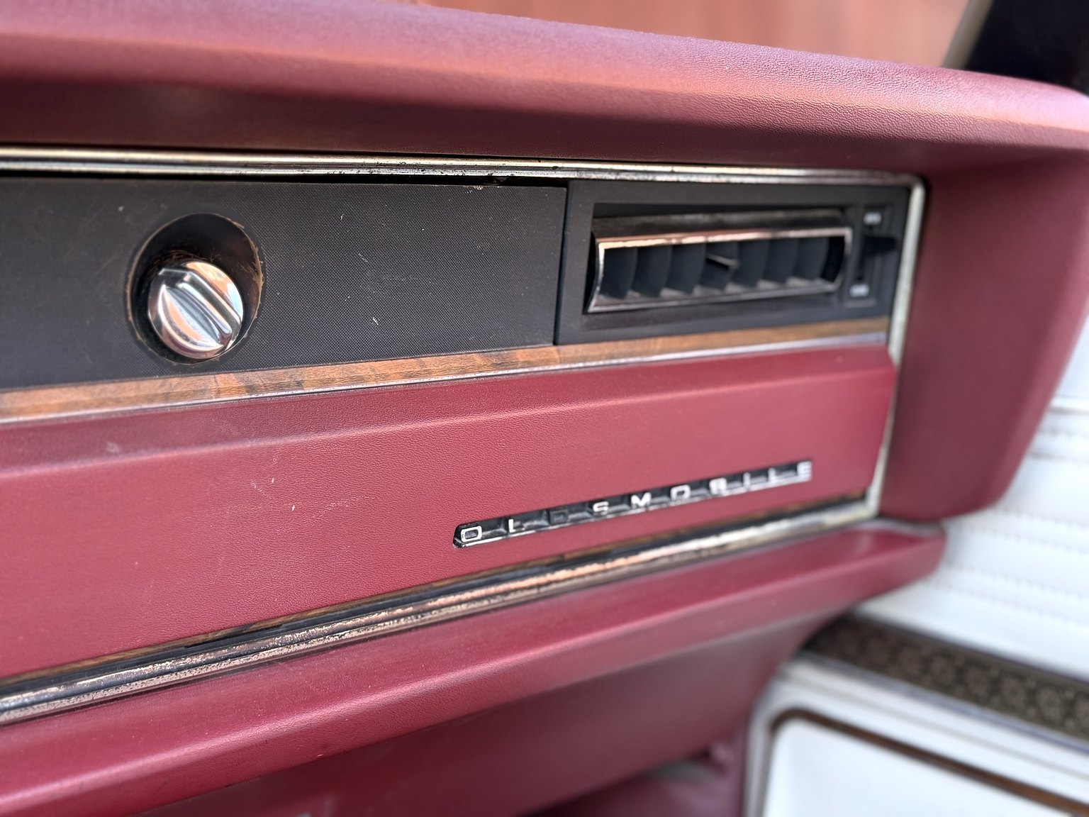 Interiörbild 1975 Oldsmobile Delta 88
