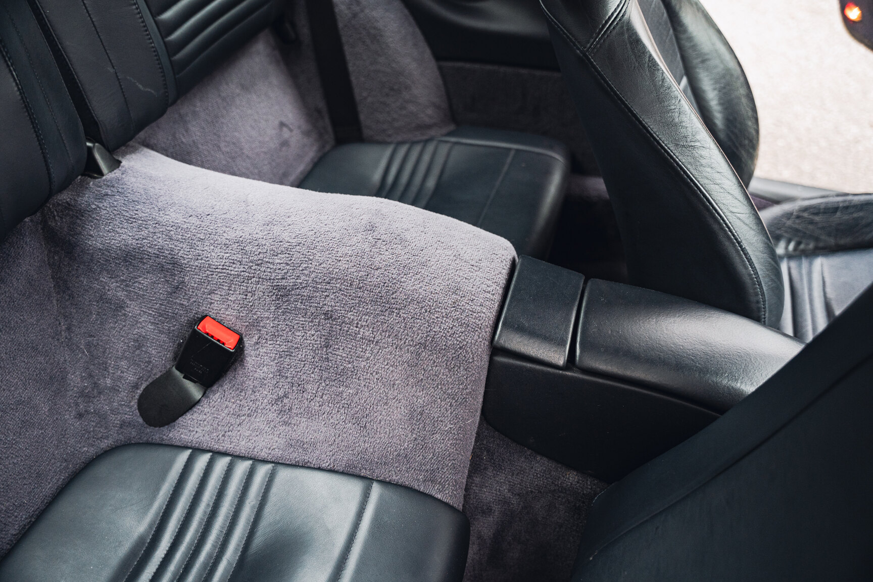 Interior image of 1999 Porsche 911 Carrera 4