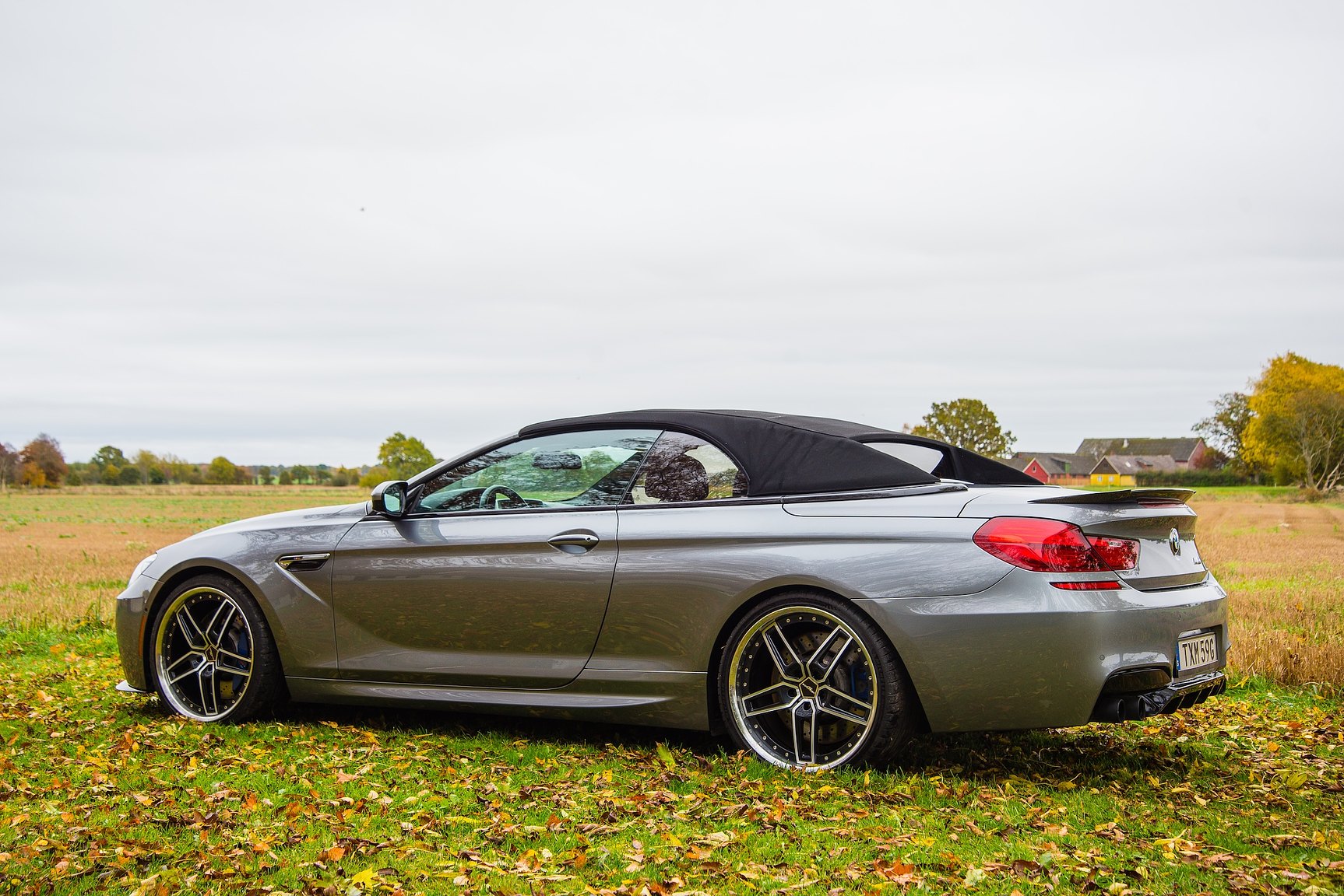 Exterior image of 2014 BMW M6C