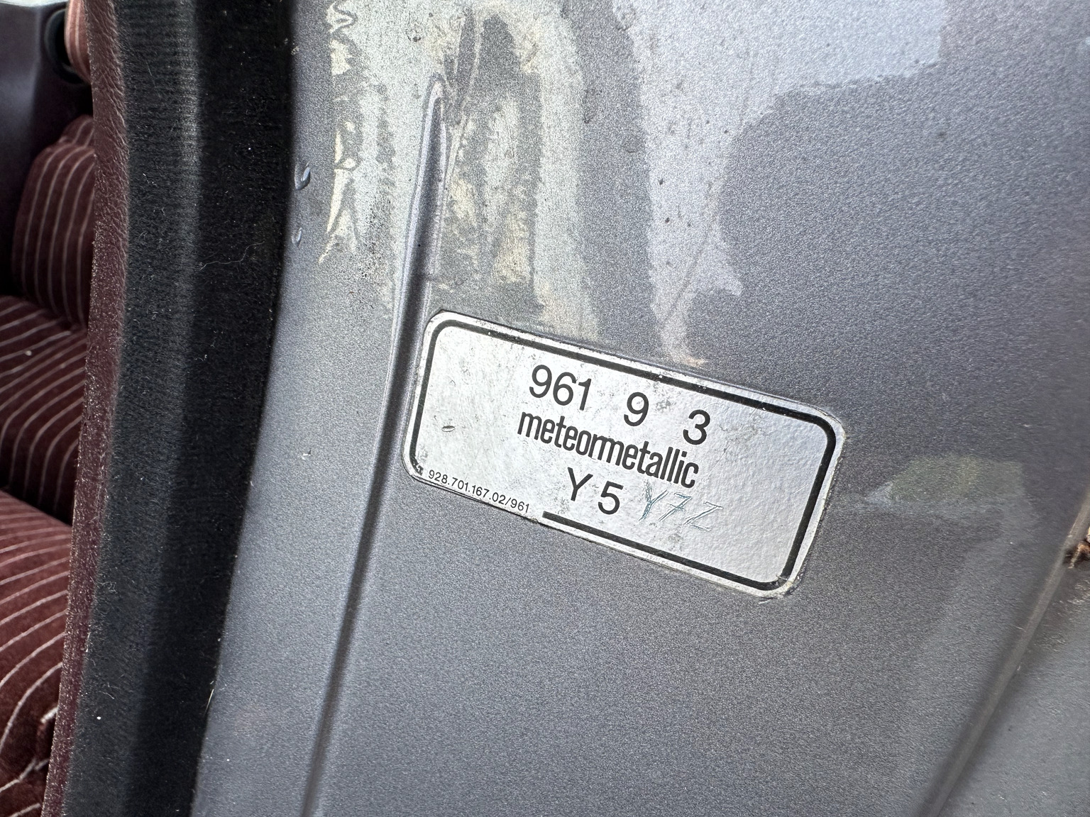 Interior image of 1985 Porsche 928 (29)