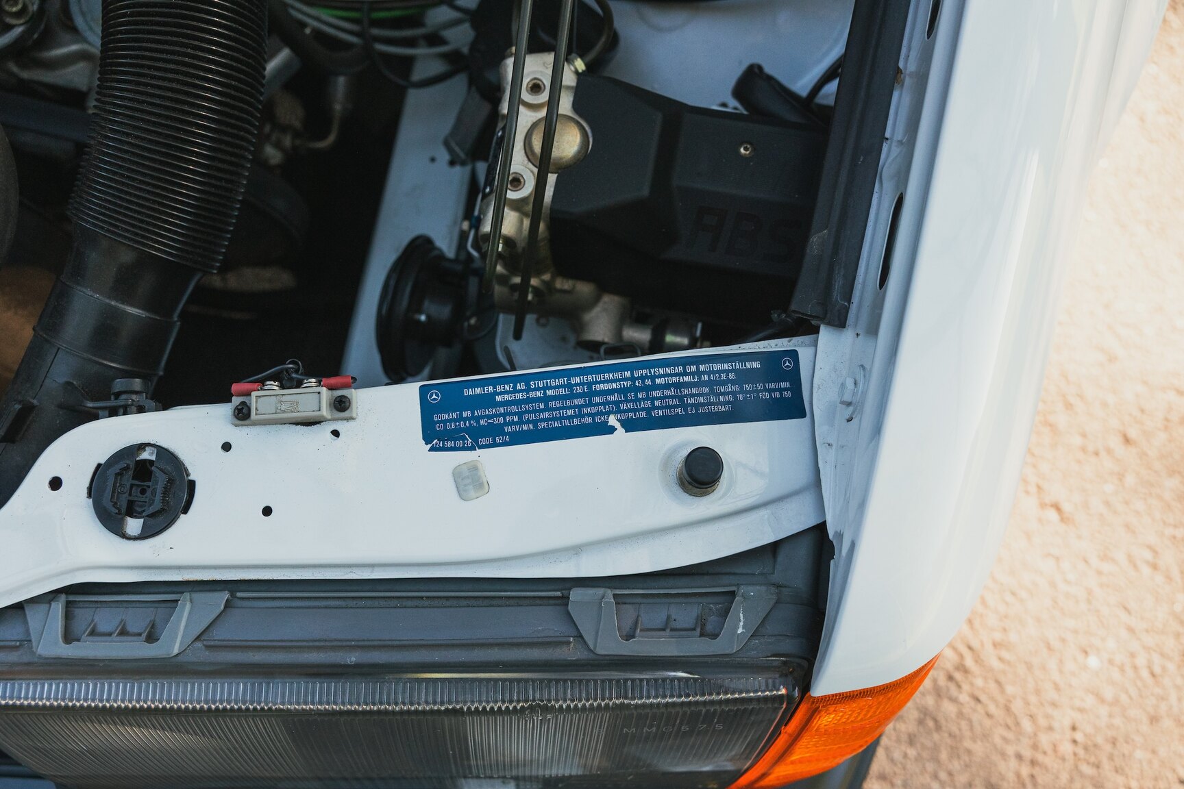 1987 Mercedes-Benz 230E, Mekanik