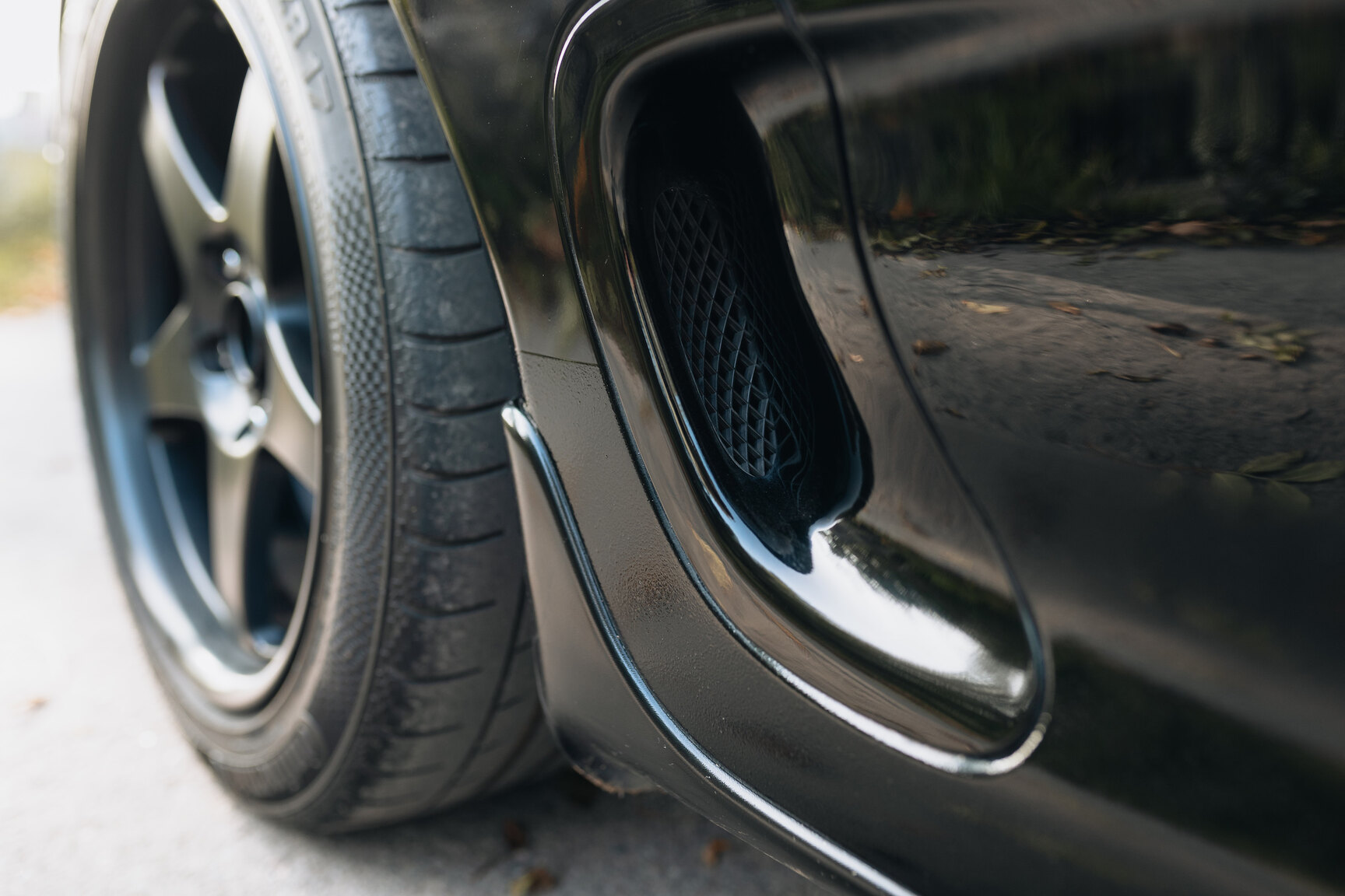 Exterior image of 1994 Mazda RX7 (52)