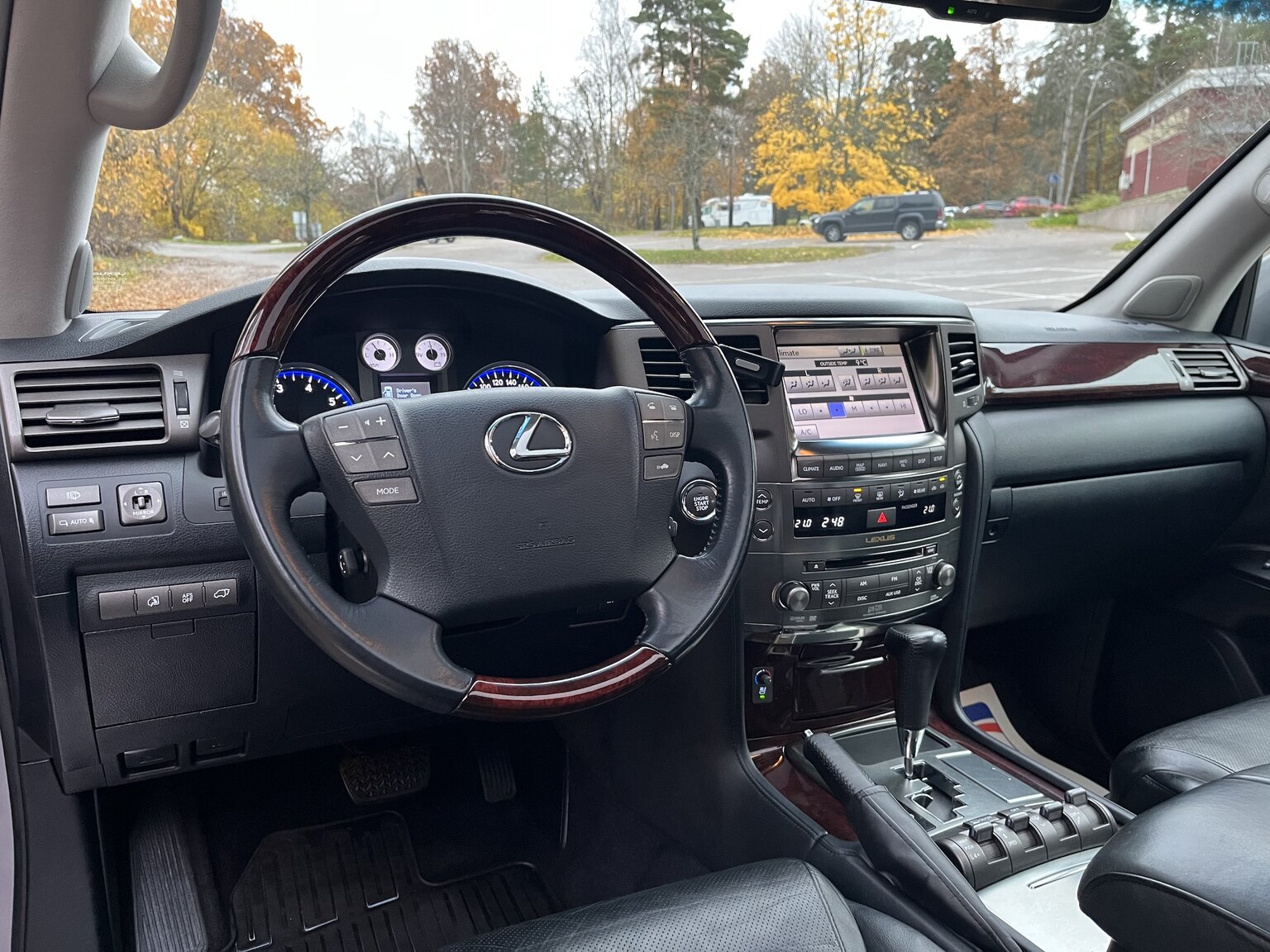 Interiörbild 2011 Lexus LX570