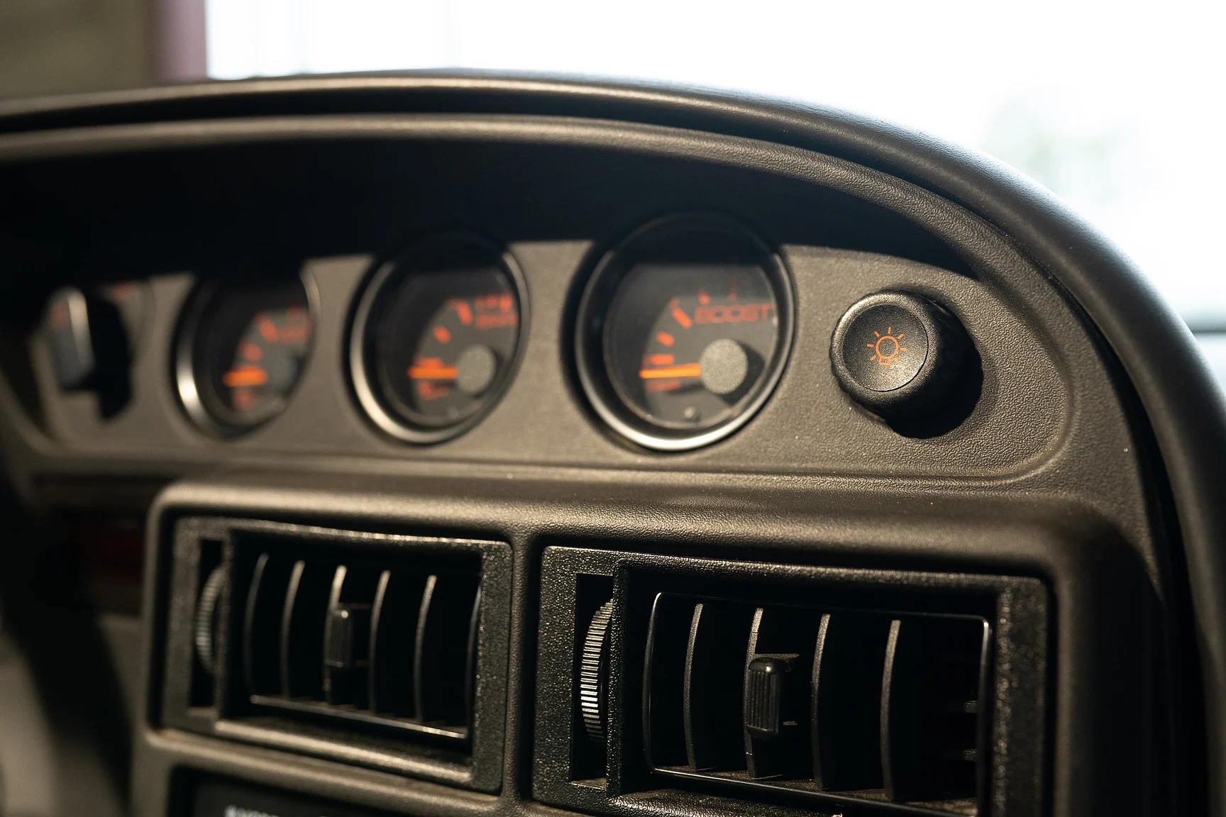 Innenraumfoto von 1995 Lotus Elan Roadster (29)