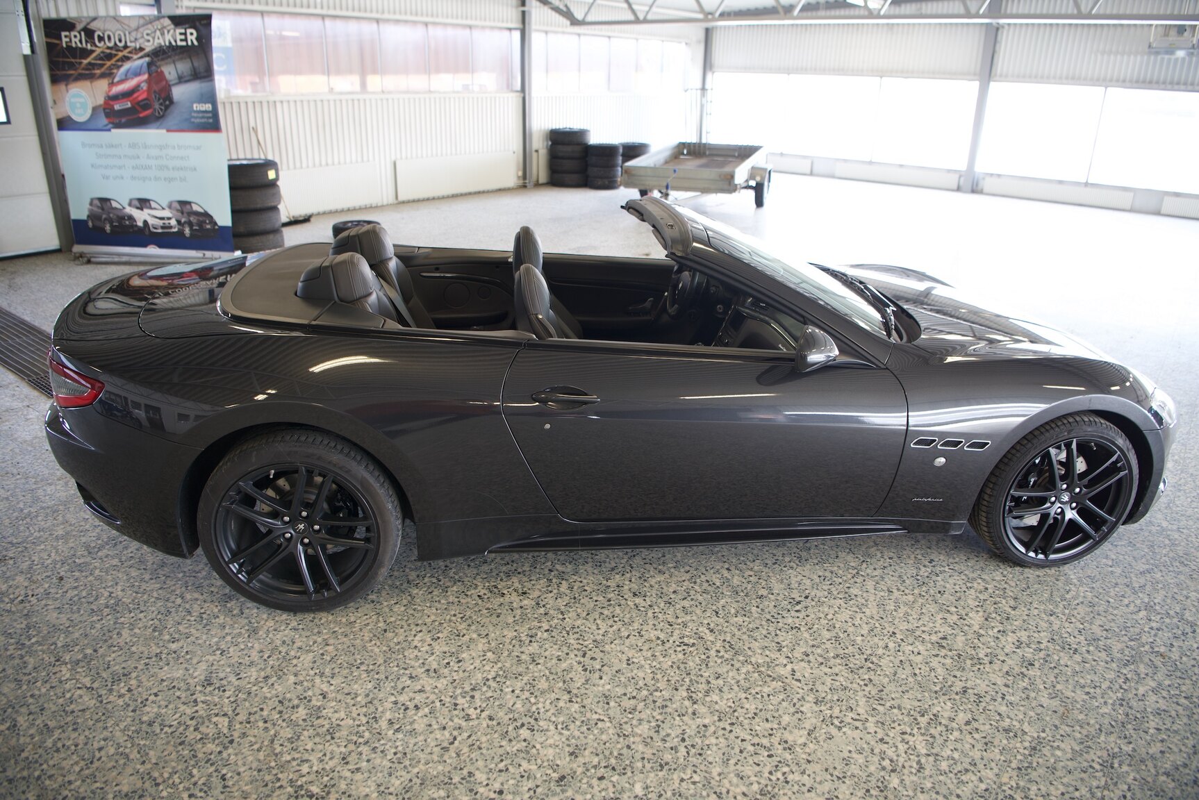 Exterior image of 2016 Maserati Grancabrio (29)